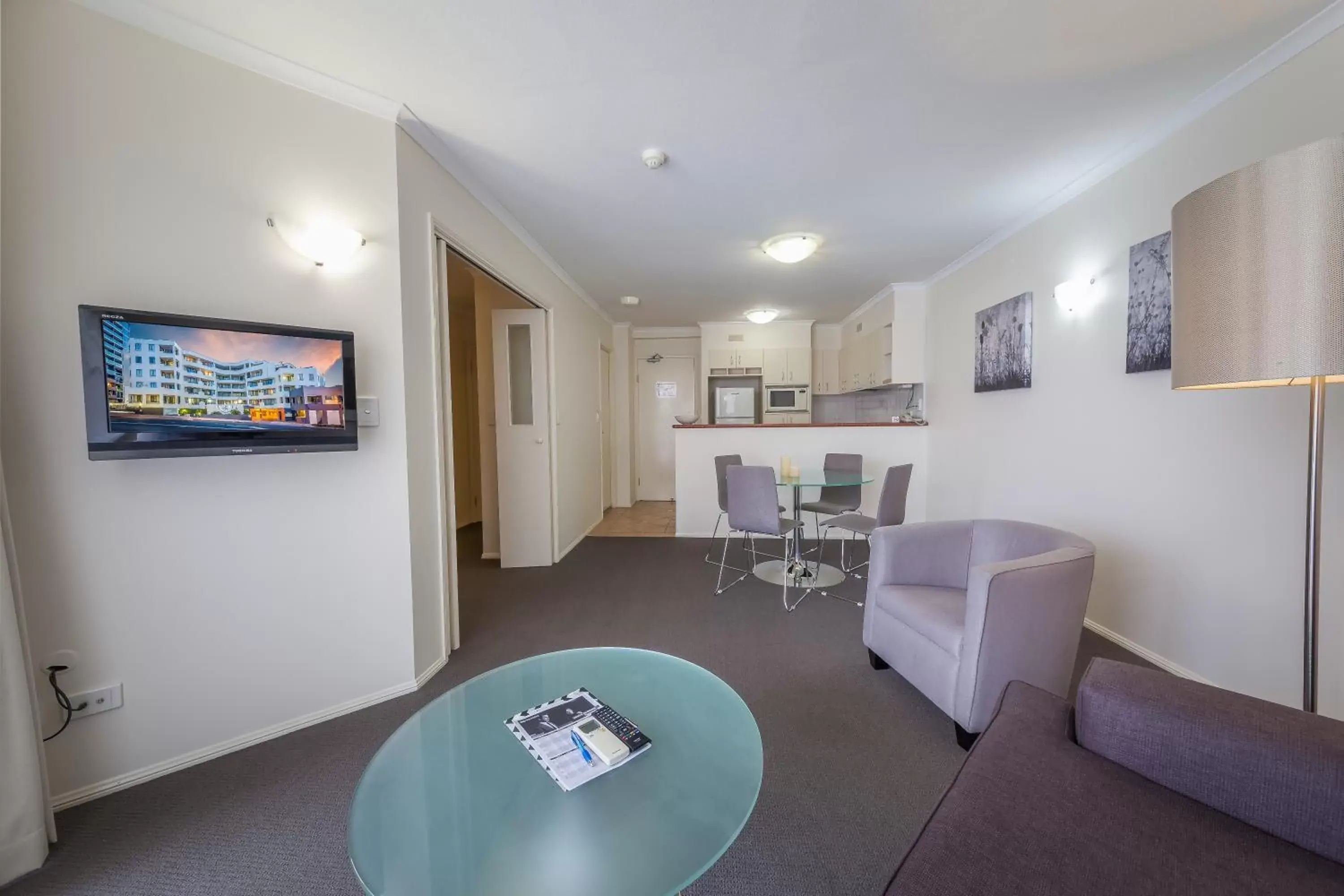 Kitchen or kitchenette, Seating Area in West End Central Apartments