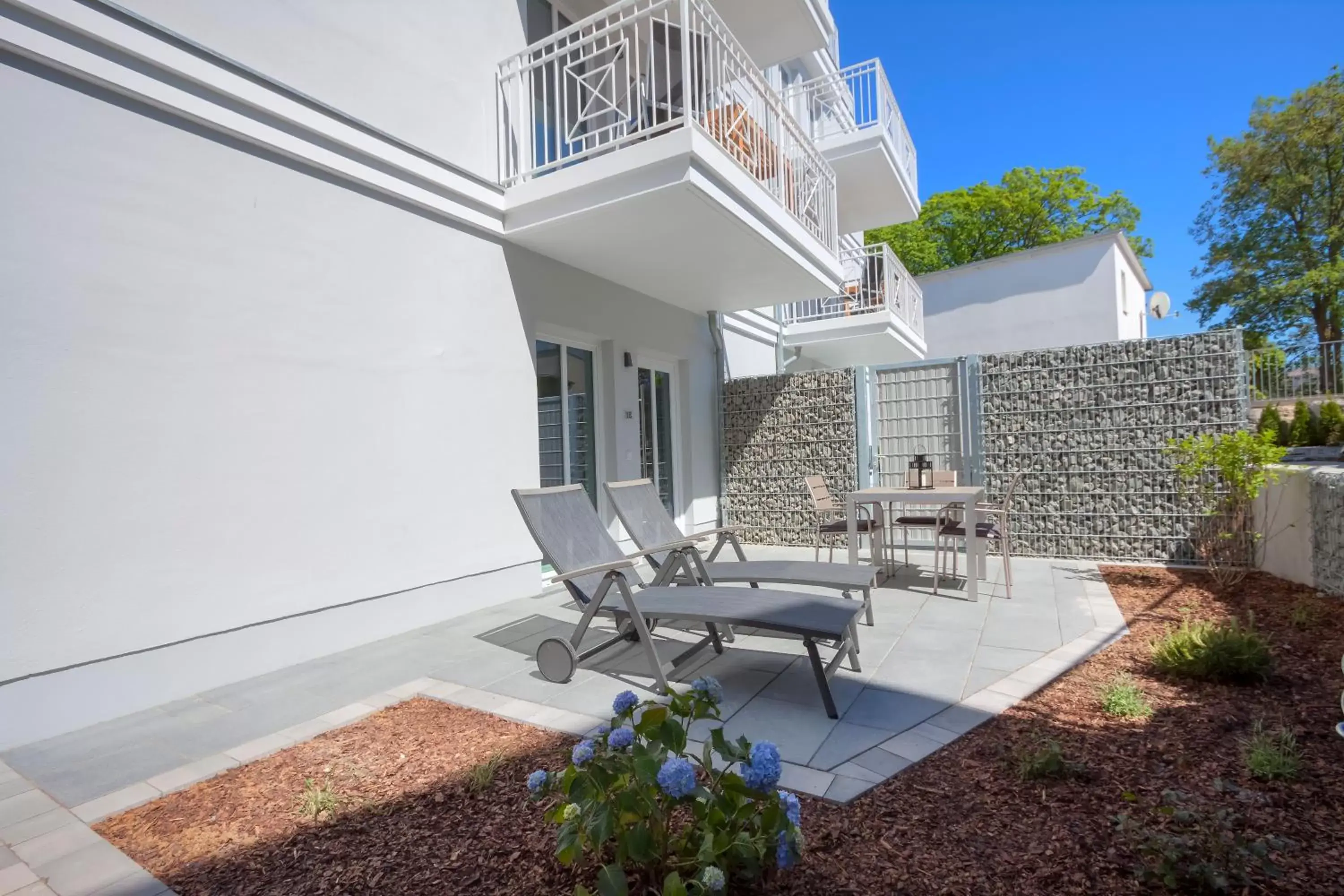 Patio, Property Building in Aparthotel Villa Lea