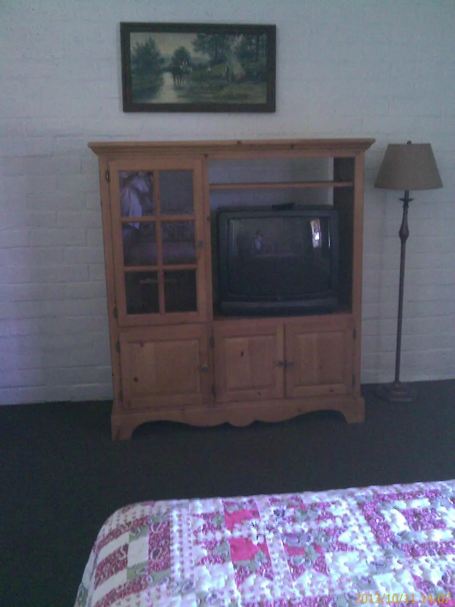 TV/Entertainment Center in Ranch Motel