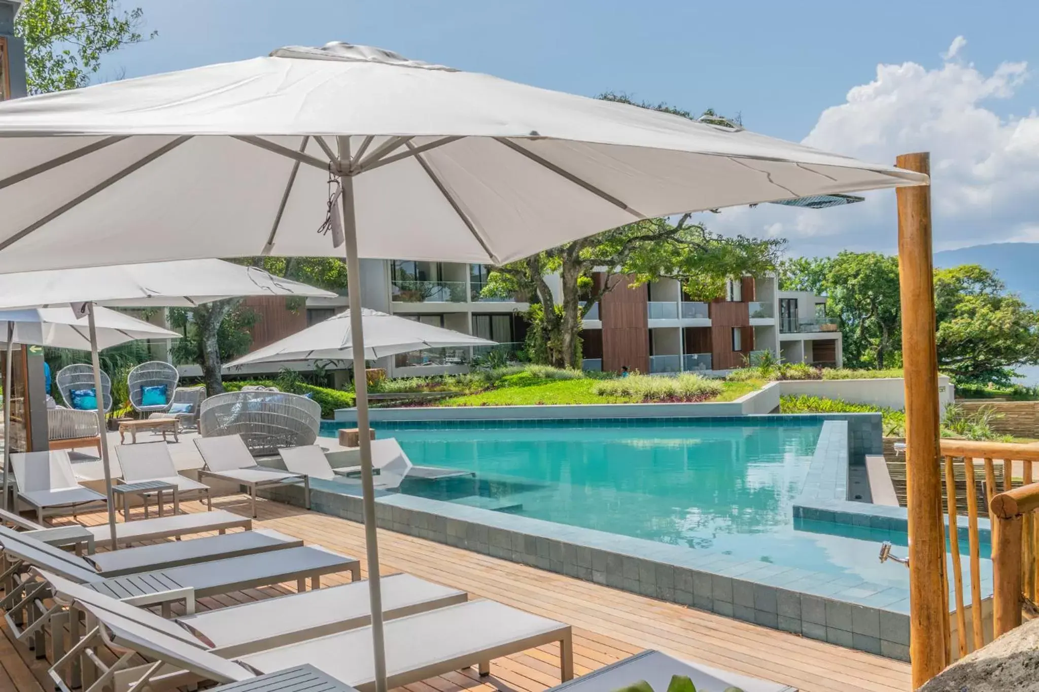 Lounge or bar, Swimming Pool in Wyndham Ilhabela Casa Di Sirena