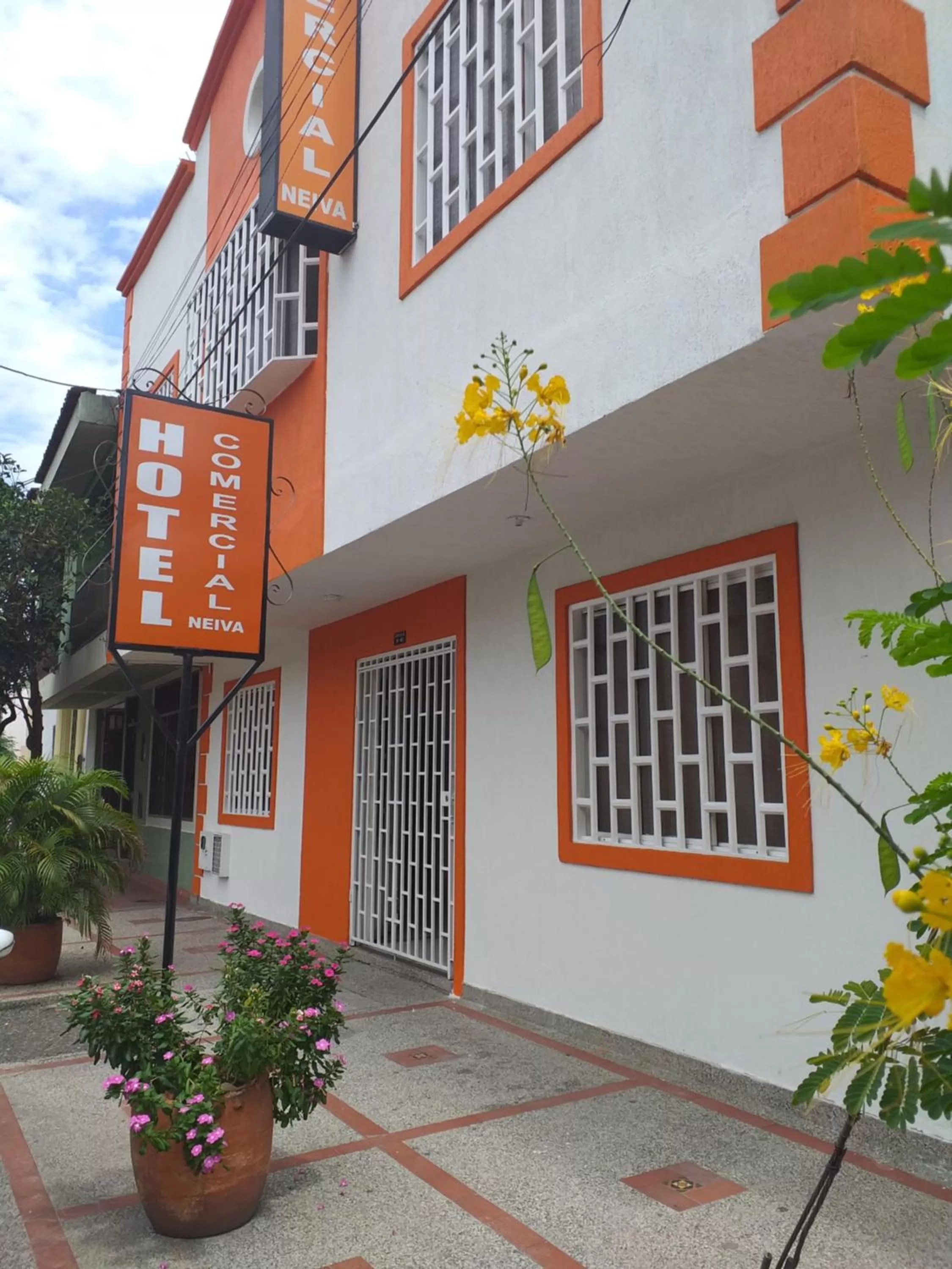Property building in Hotel Comercial Neiva