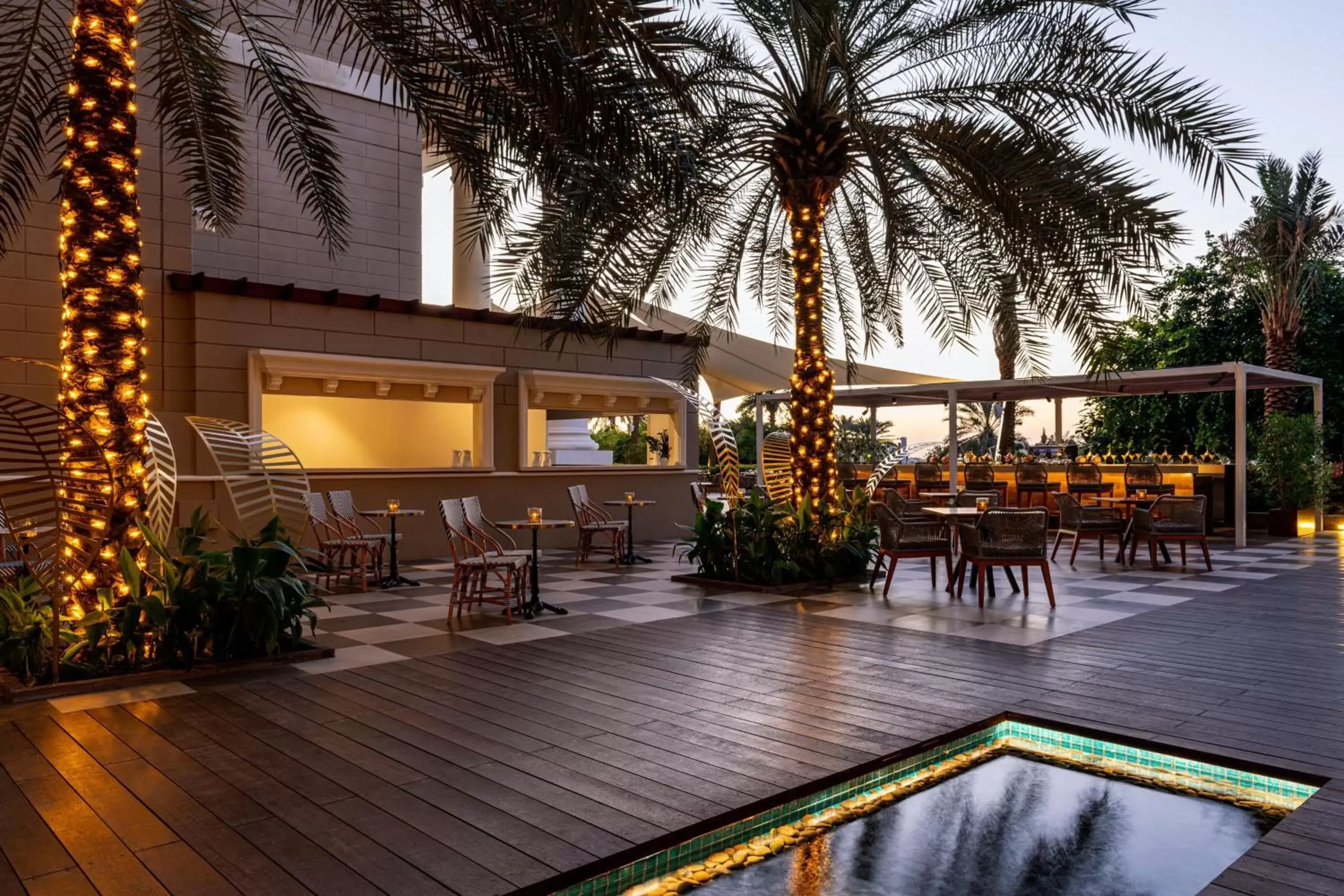 Restaurant/places to eat in The Westin Dubai Mina Seyahi Beach Resort and Waterpark
