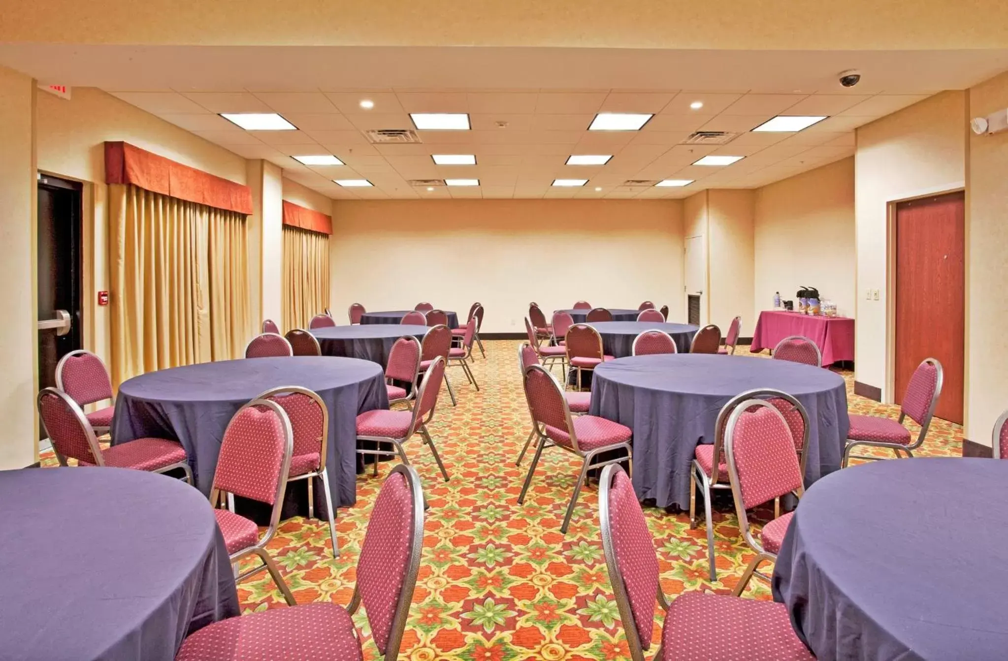 Meeting/conference room in Holiday Inn Express Hotel & Suites Port Richey, an IHG Hotel