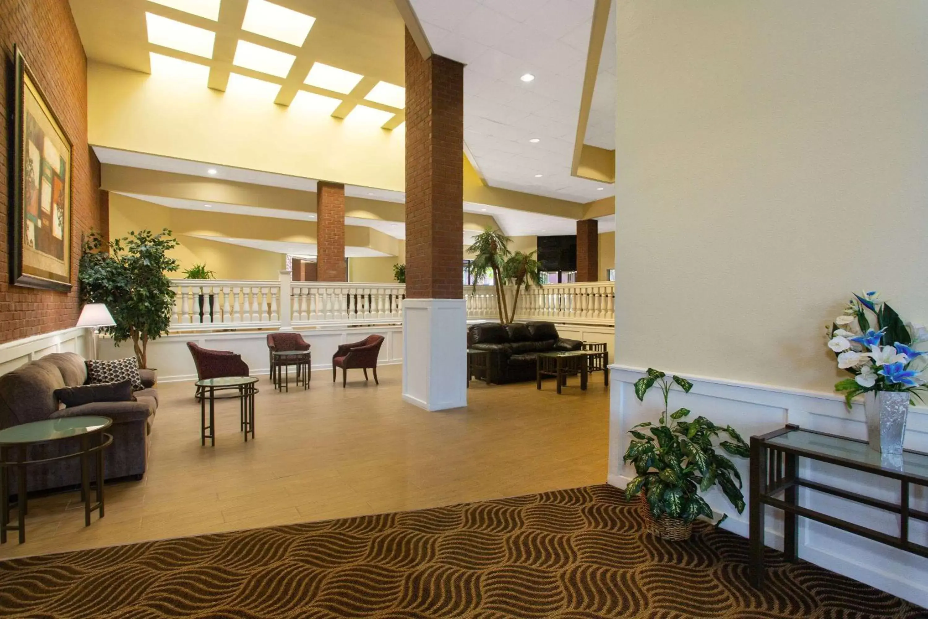 Lobby or reception in Days Inn & Suites by Wyndham Tallahassee Conf Center I-10