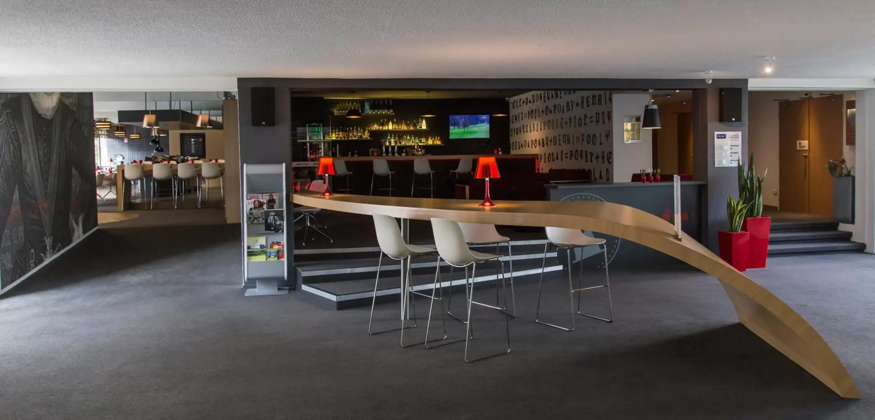 Lounge or bar, Lounge/Bar in Kyriad Montchanin le Creusot