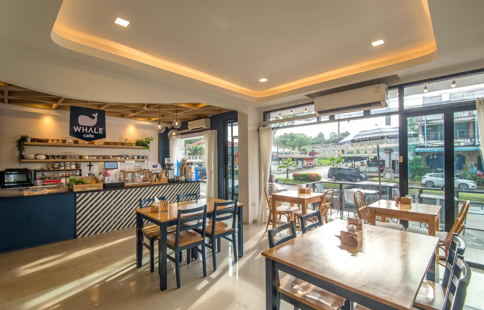 Restaurant/places to eat in Sleep Whale Hotel