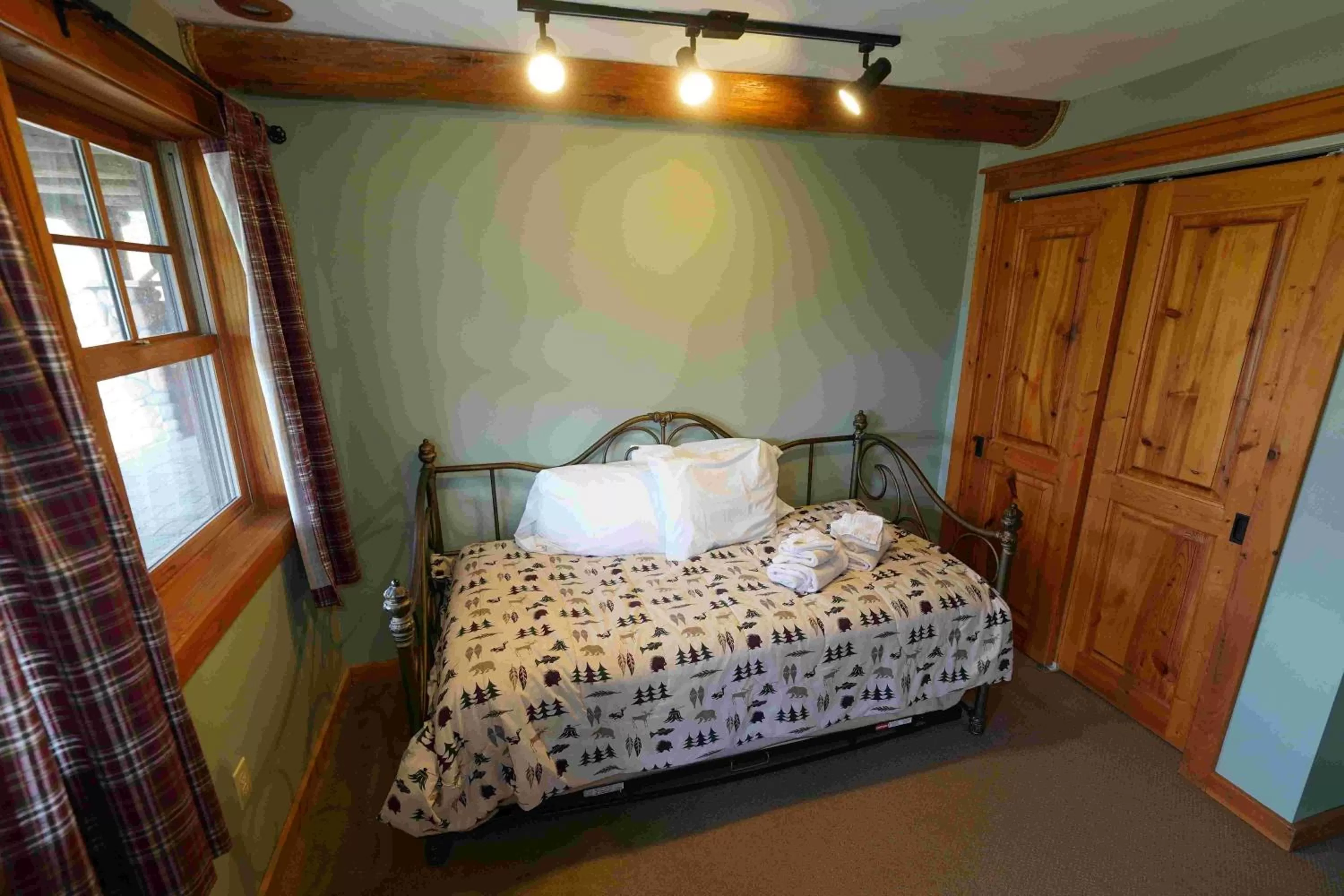 Bed in Ampersand Bay Resort