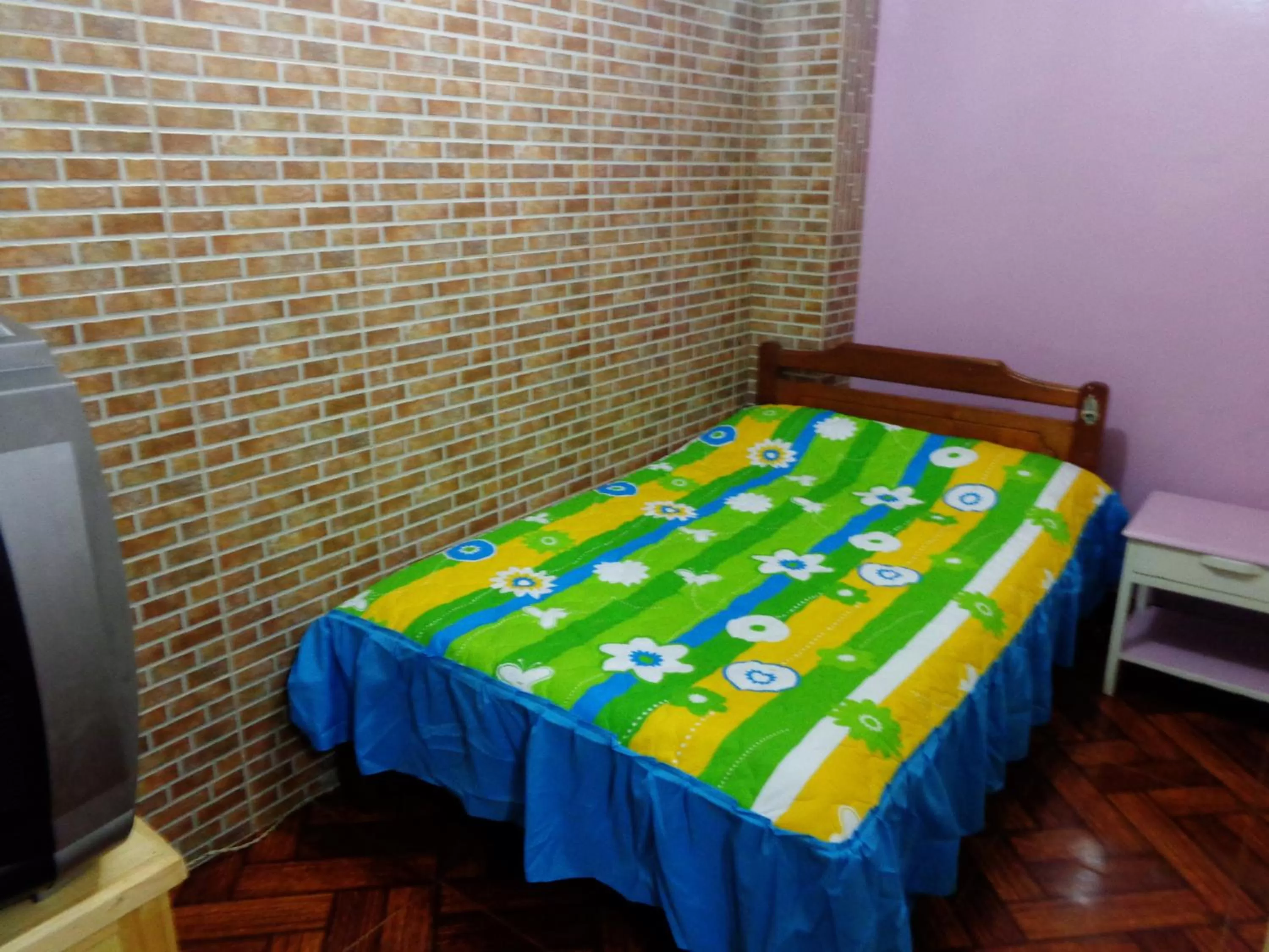 Photo of the whole room, Bed in Hostal Yumbo Imperial