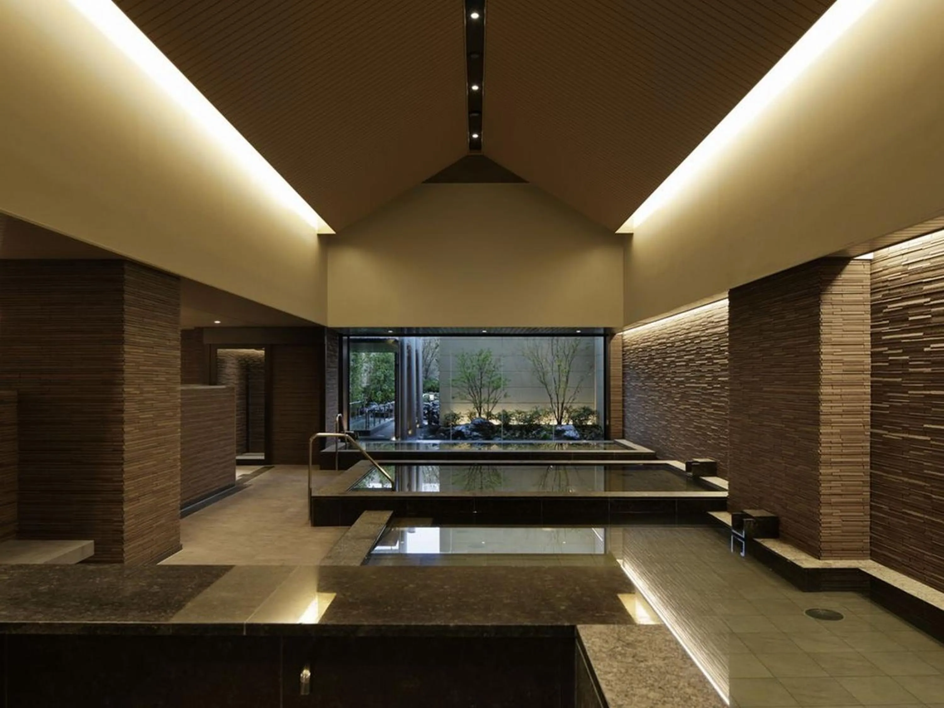 Hot Spring Bath in Kobe Minato Onsen Ren