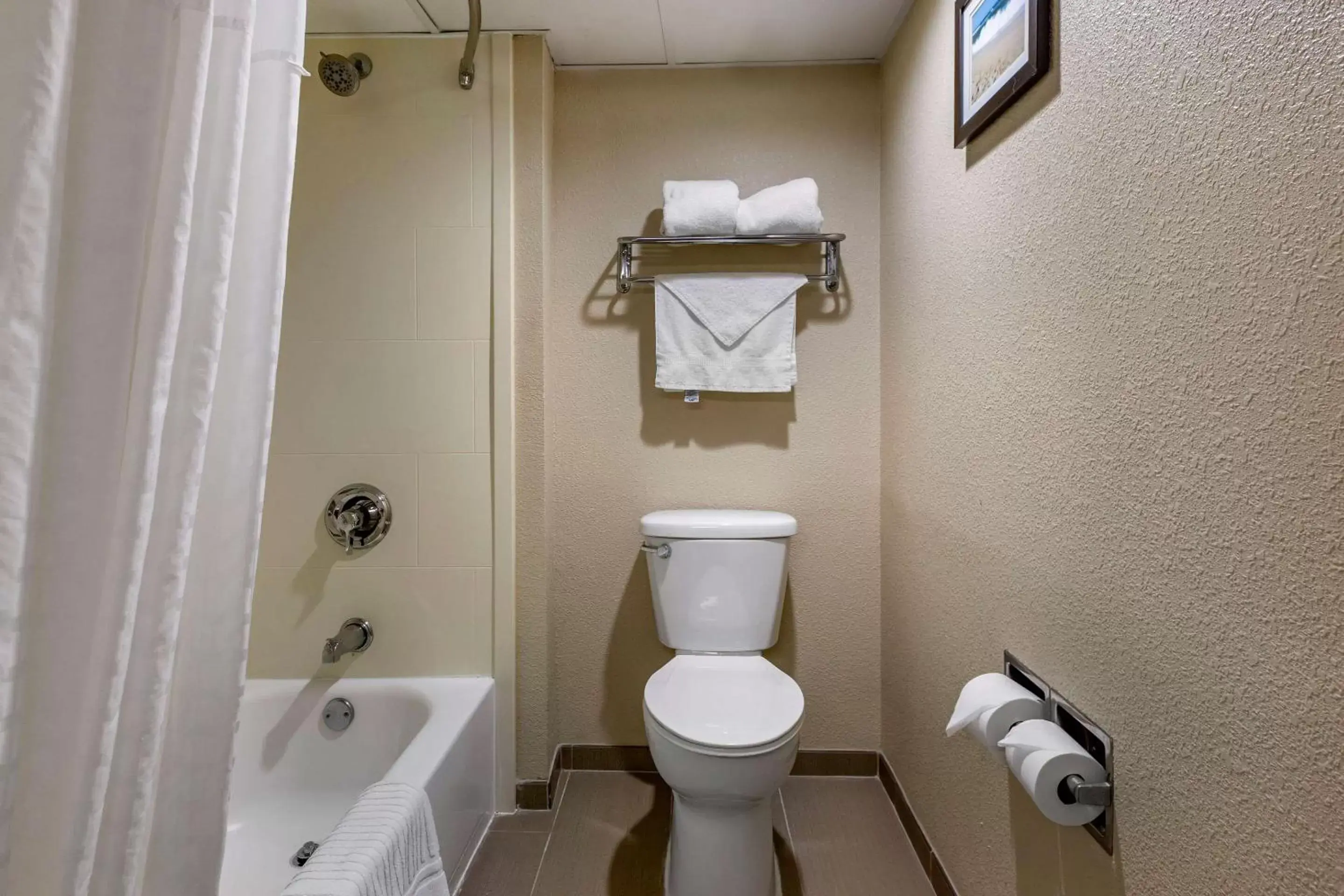 Bathroom in Comfort Inn Edison - New Brunswick