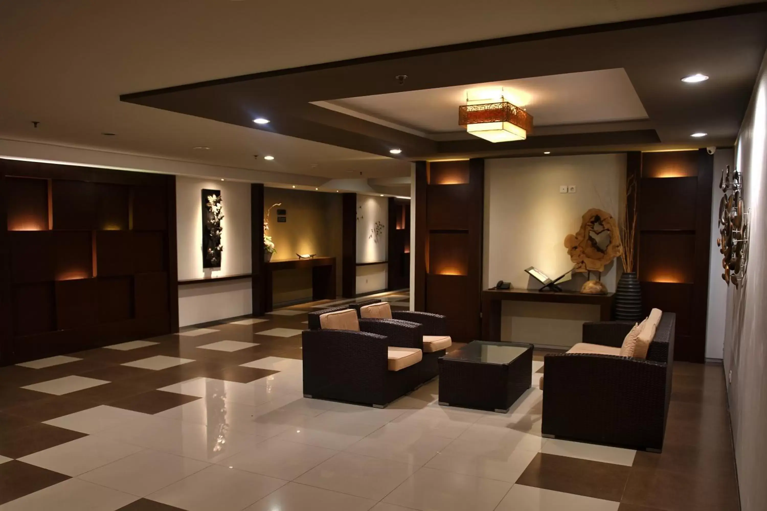 Communal lounge/ TV room in The Kana Kuta Hotel