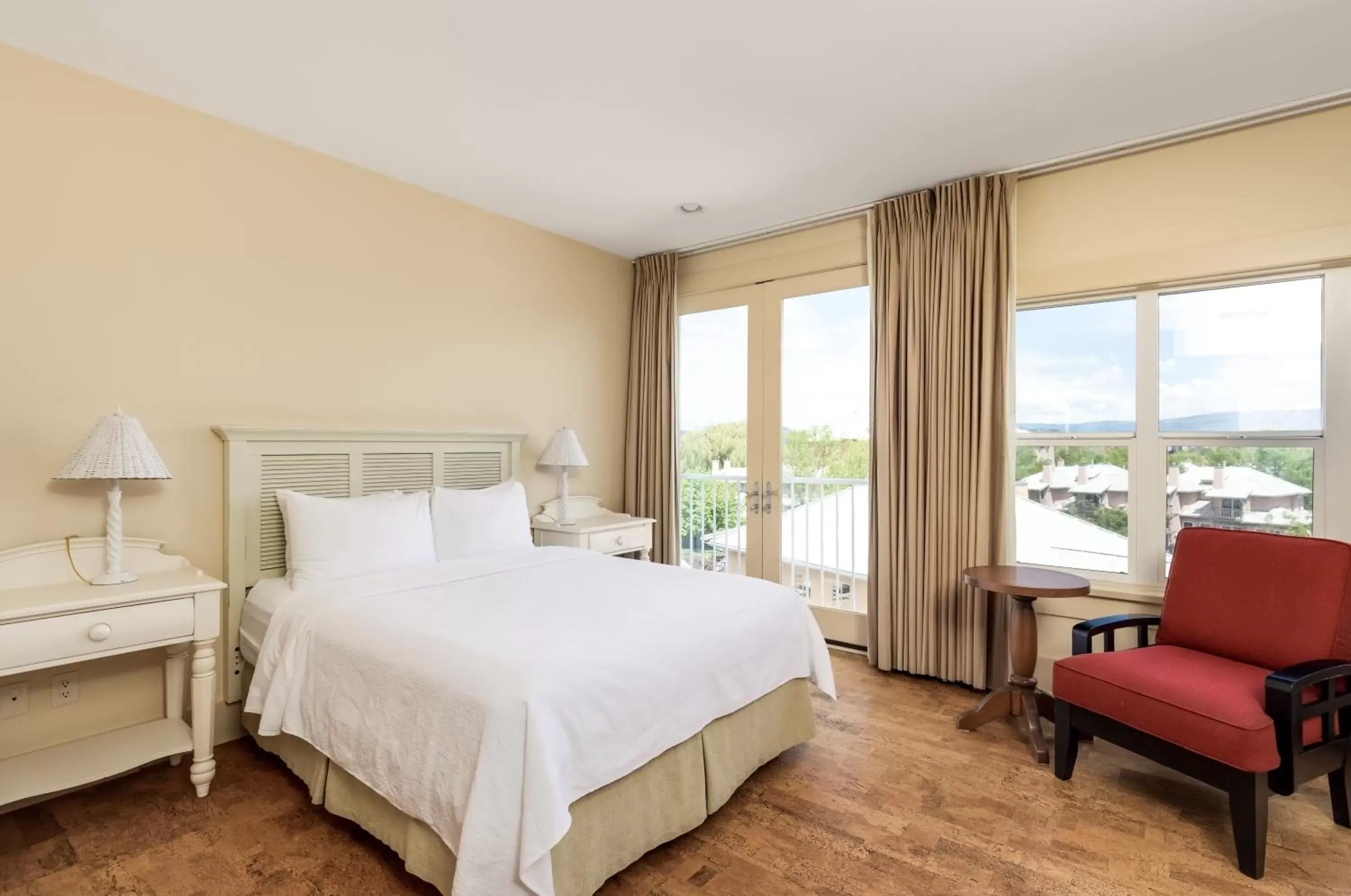 Standard Queen Room in Hotel Eldorado at Eldorado Resort