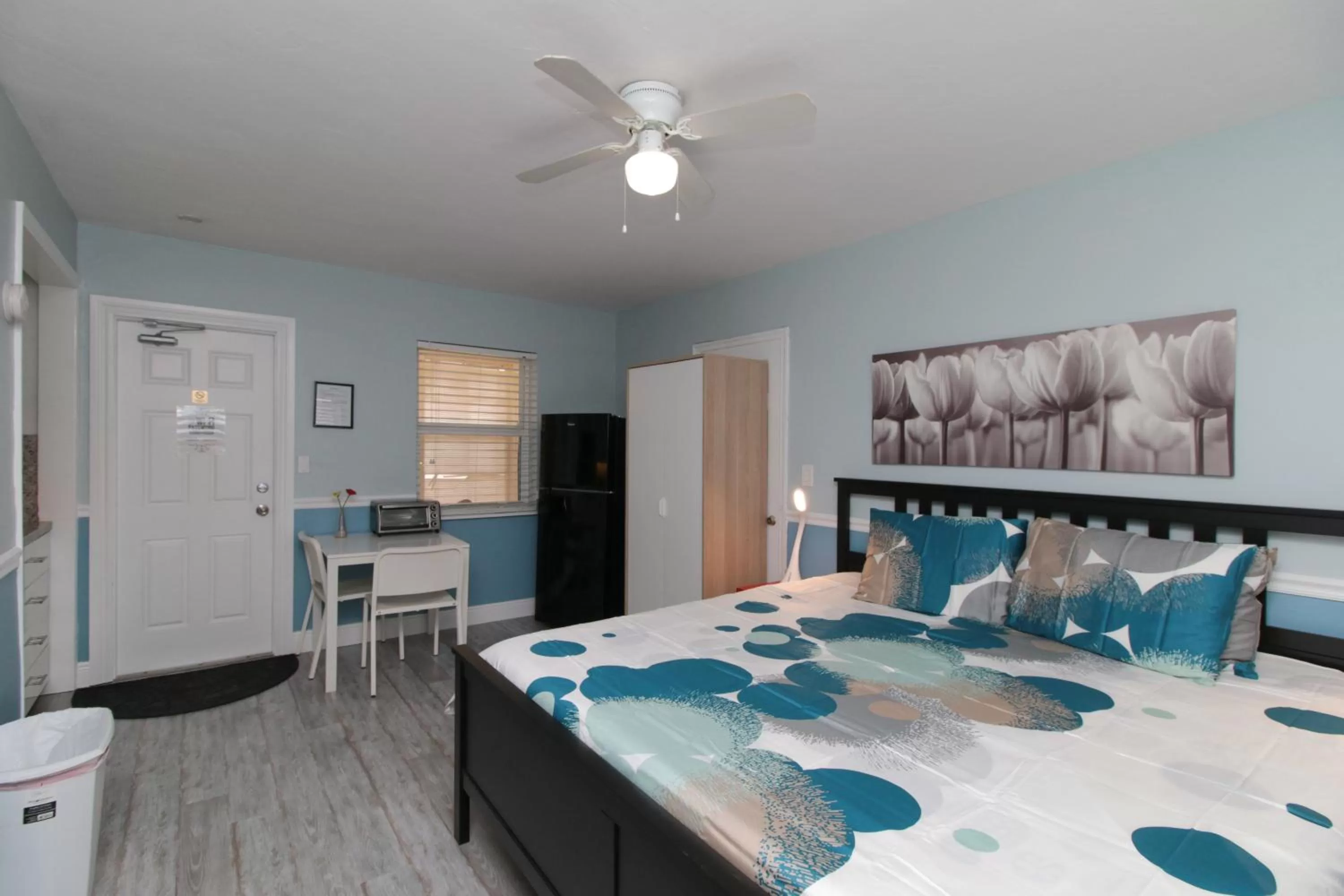 Other, Bed in The Dolphin Hollywood