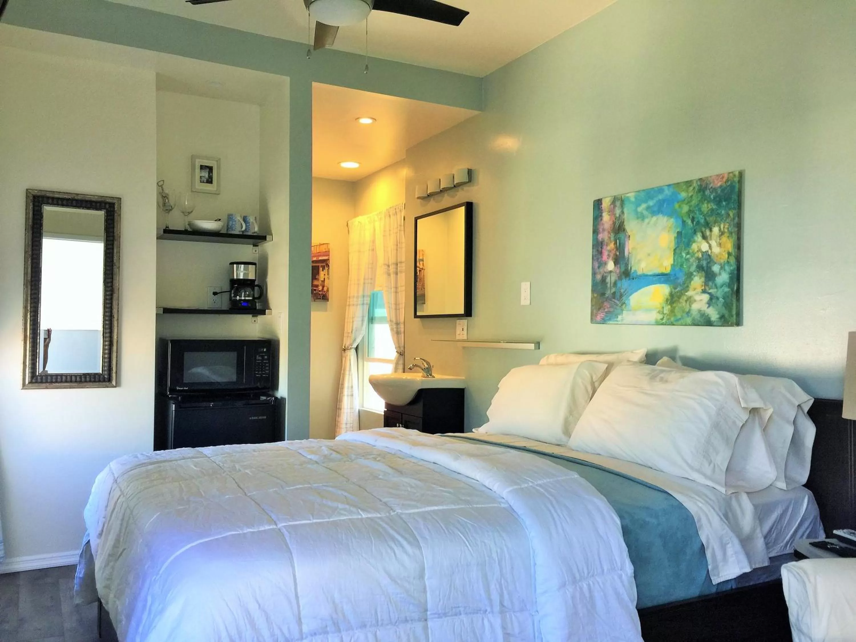 Photo of the whole room, Bed in Hotel Royal