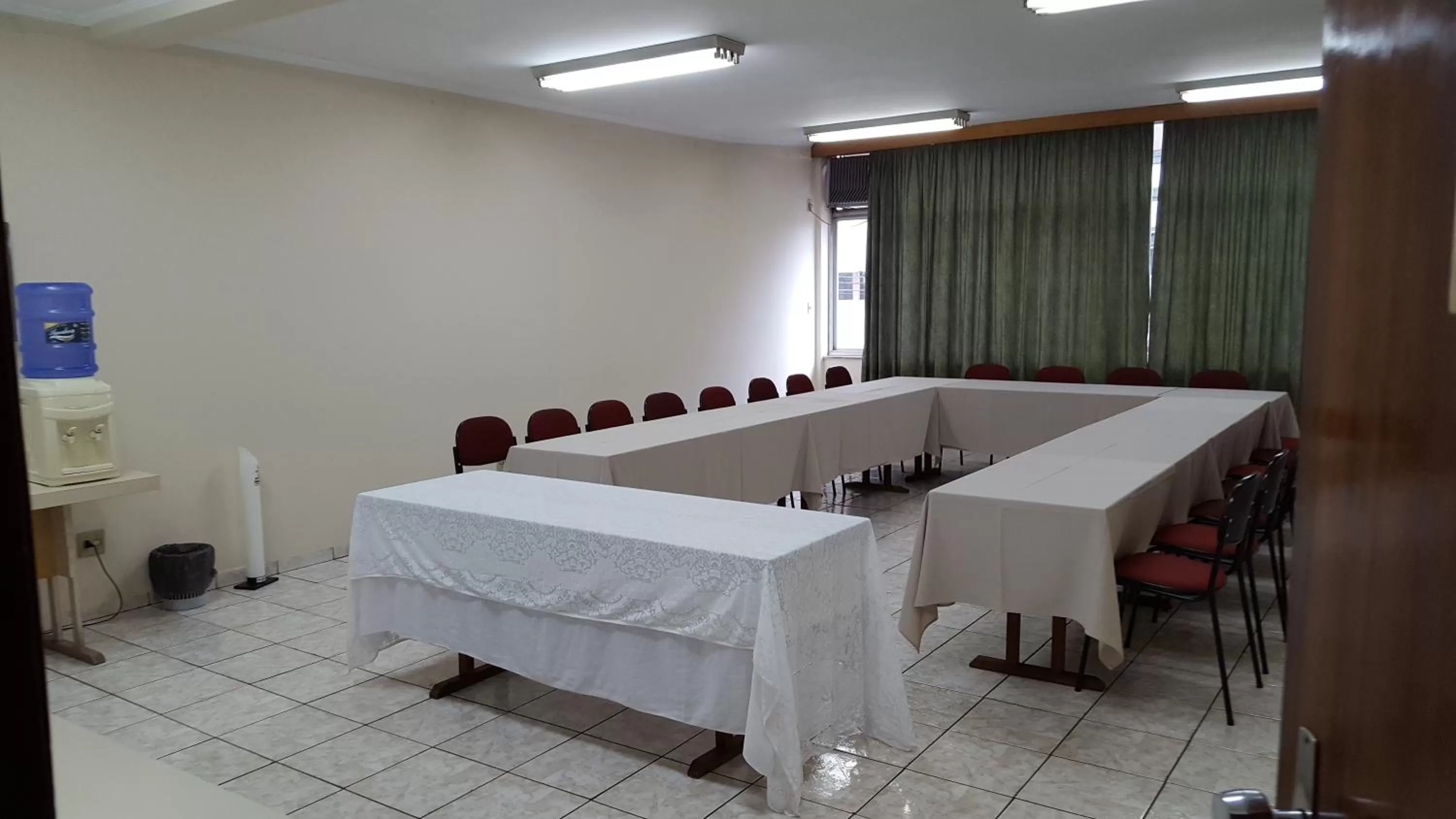 Meeting/conference room in Fenícia Palace Hotel