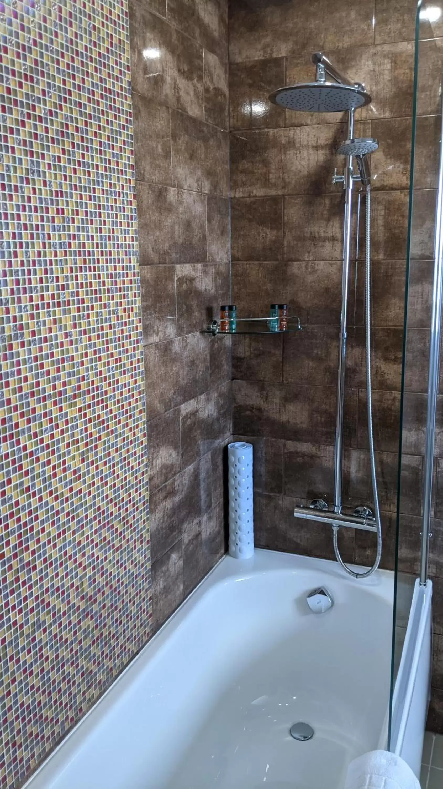 Shower, Bathroom in Newquay Beach Hotel