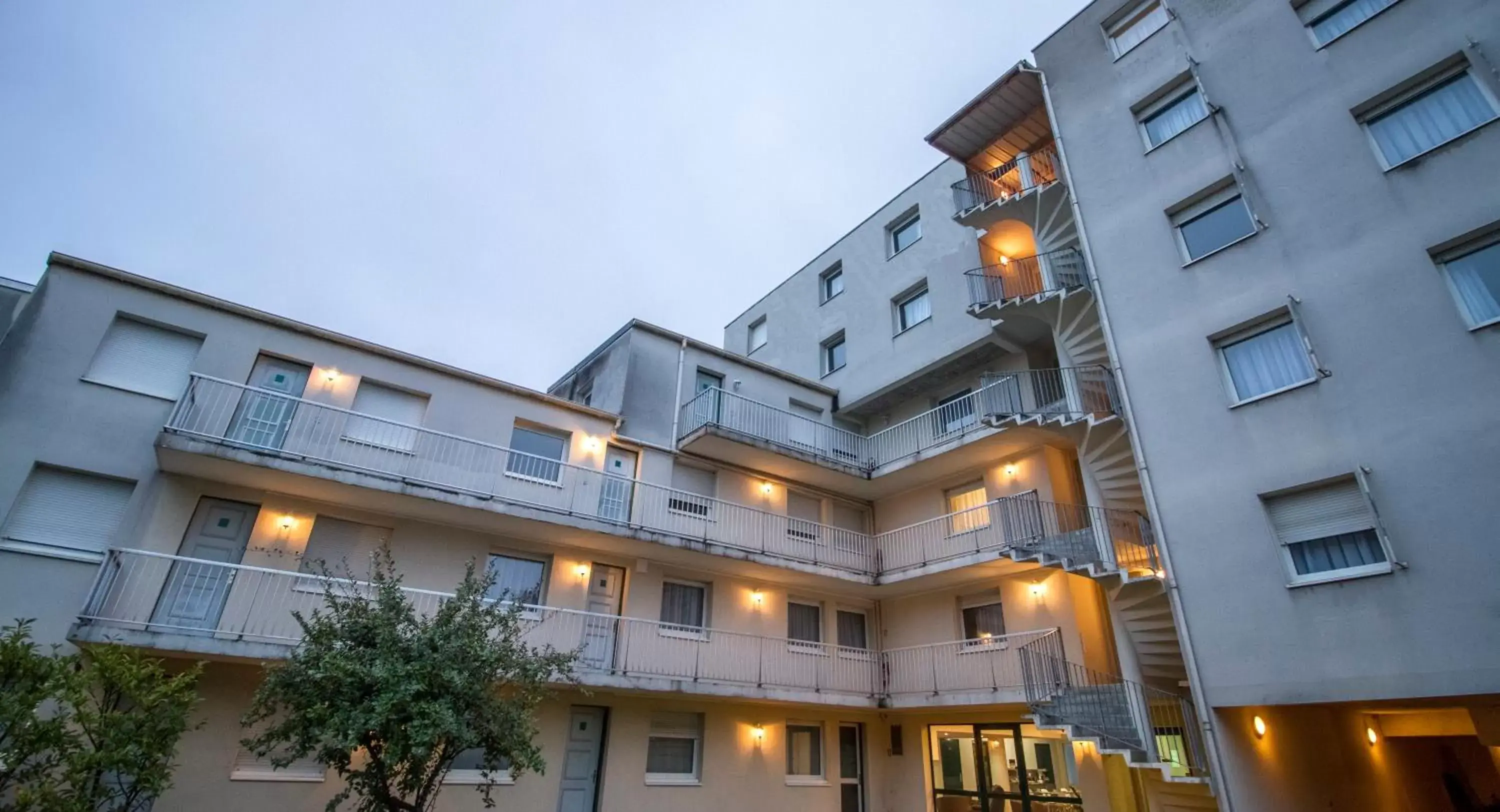 Property Building in KOSY Appart'hôtel Le Champ De Mars Reims