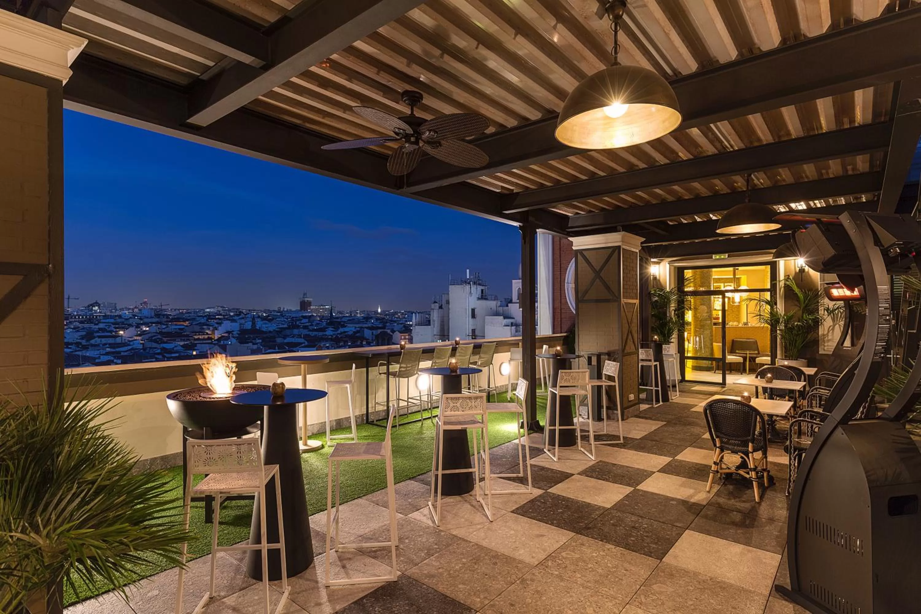 Balcony/Terrace in Emperador