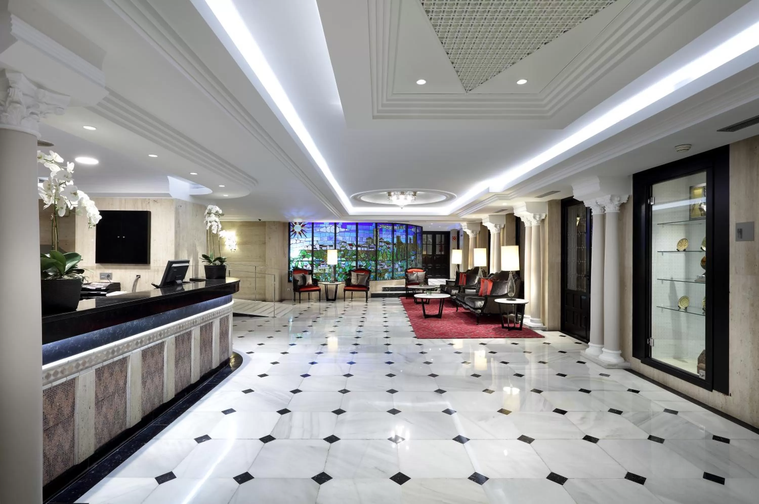 Lobby or reception in Eurostars Conquistador