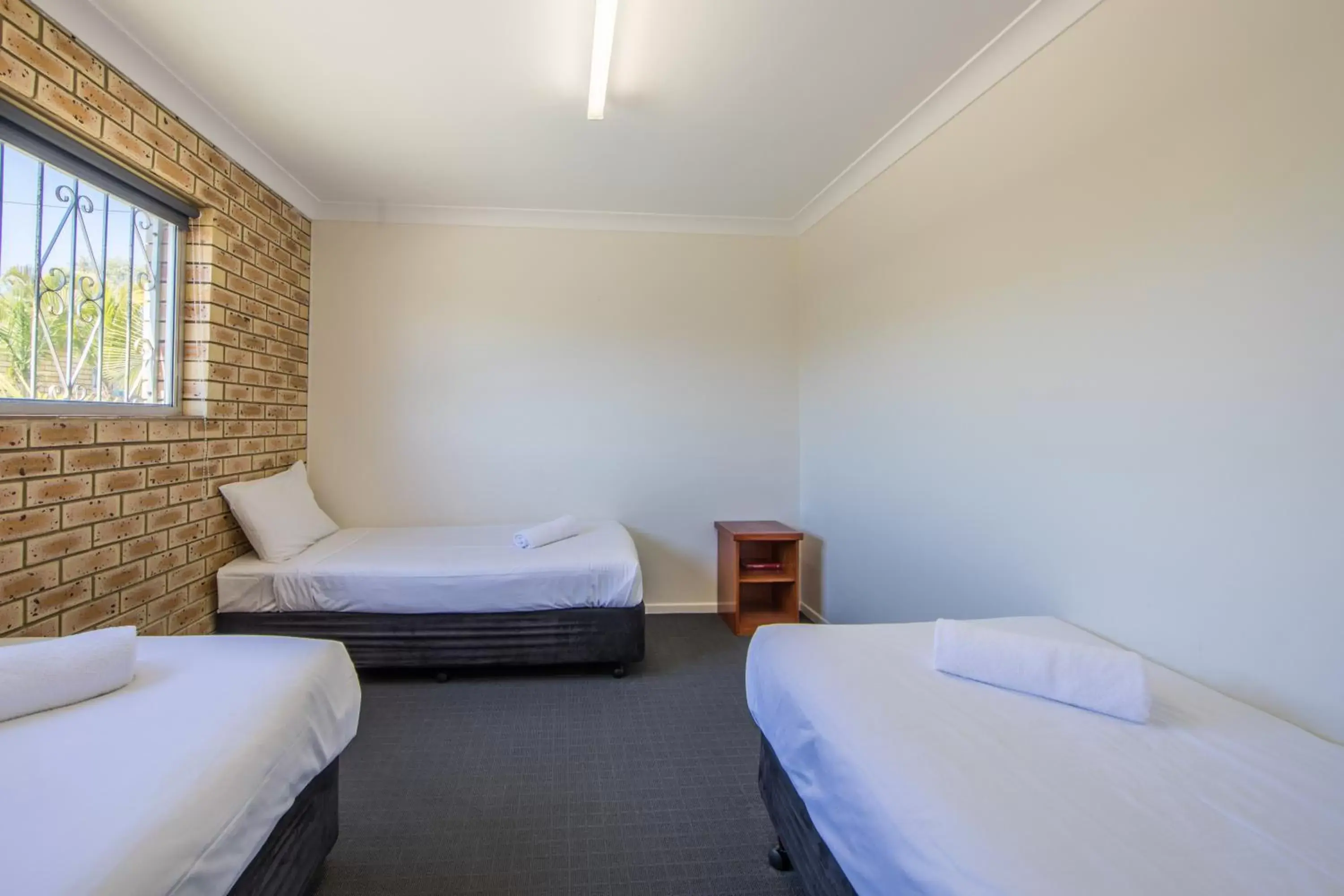 Bedroom, Bed in Caboolture Motel