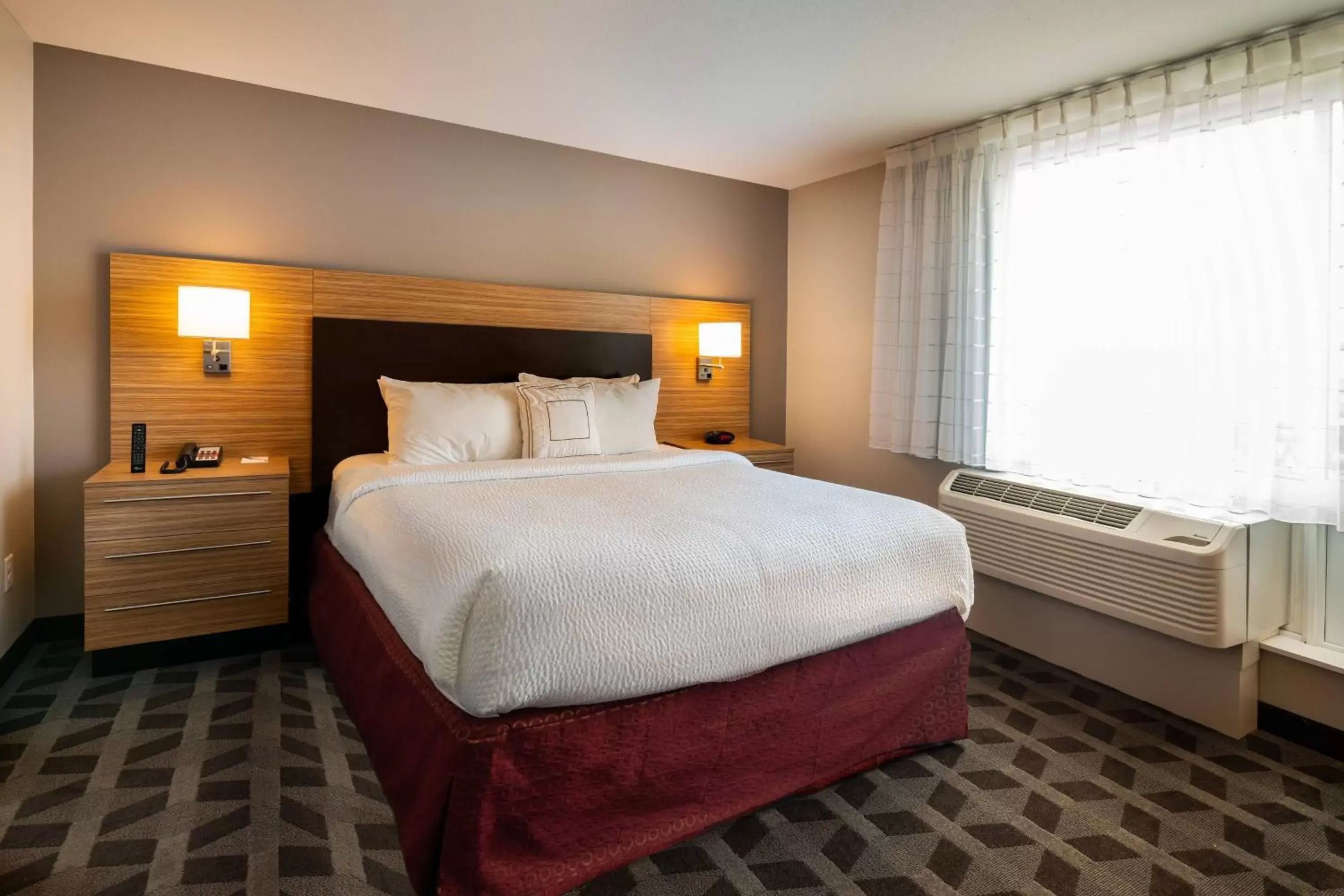 Bedroom, Bed in TownePlace Suites by Marriott Milwaukee Oak Creek