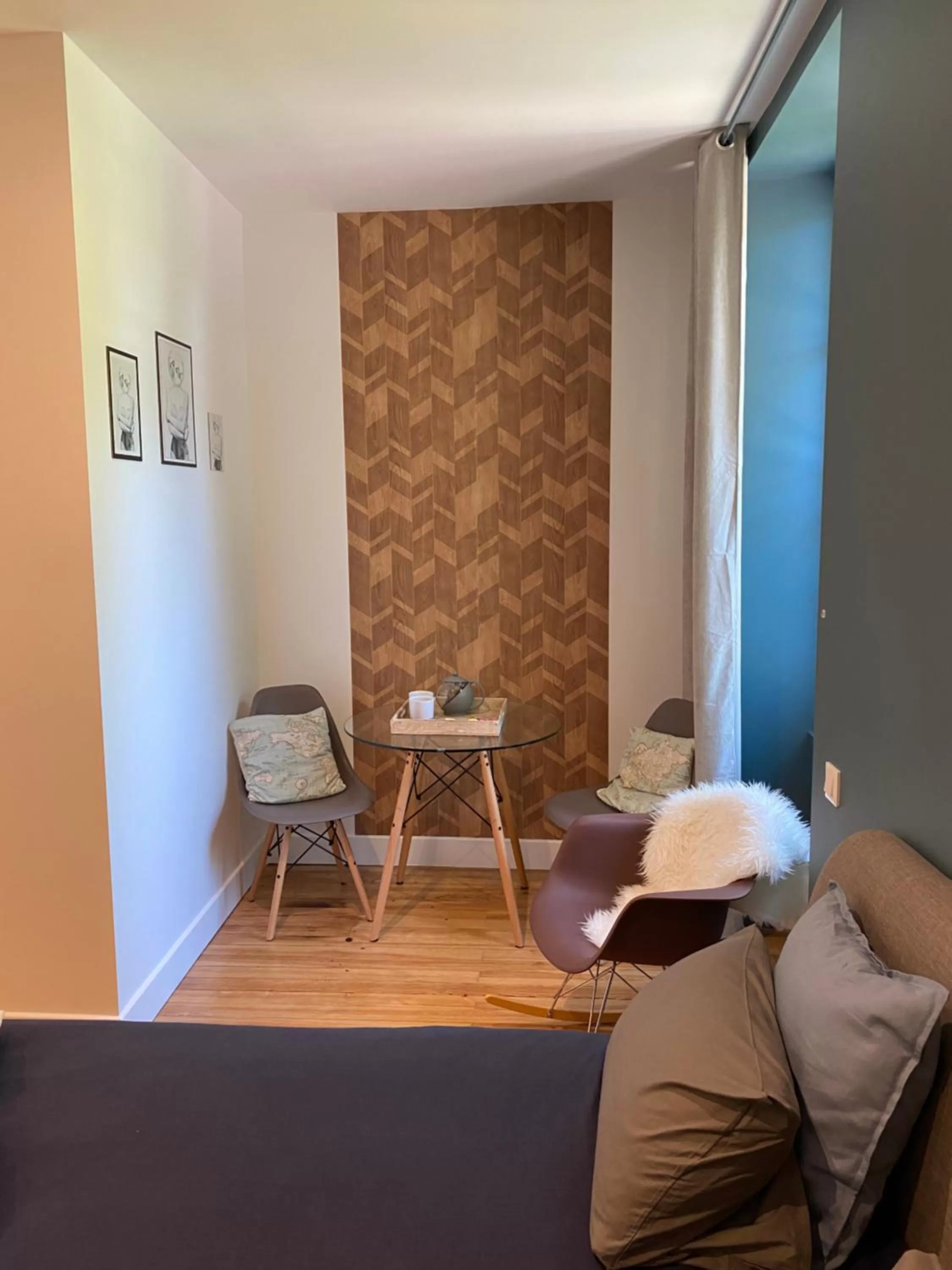 Seating area in Maison Farol