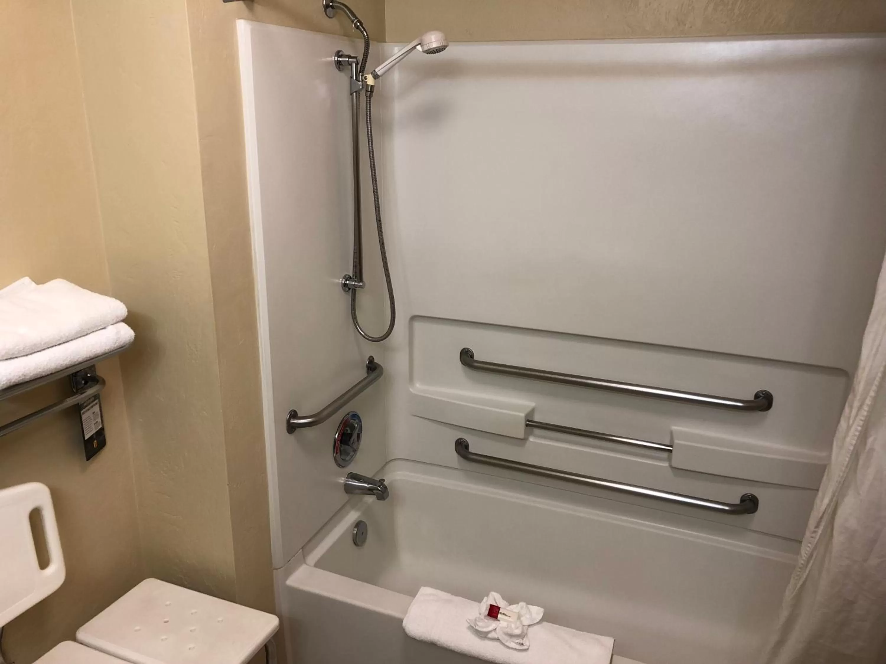 Bathroom in Super 8 by Wyndham Kennewick