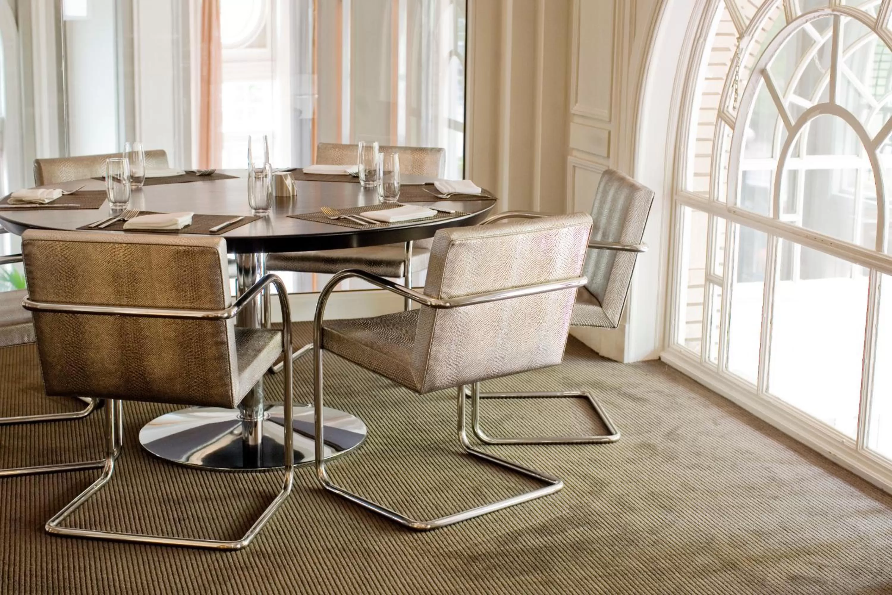 Restaurant/places to eat in The Georgian Terrace