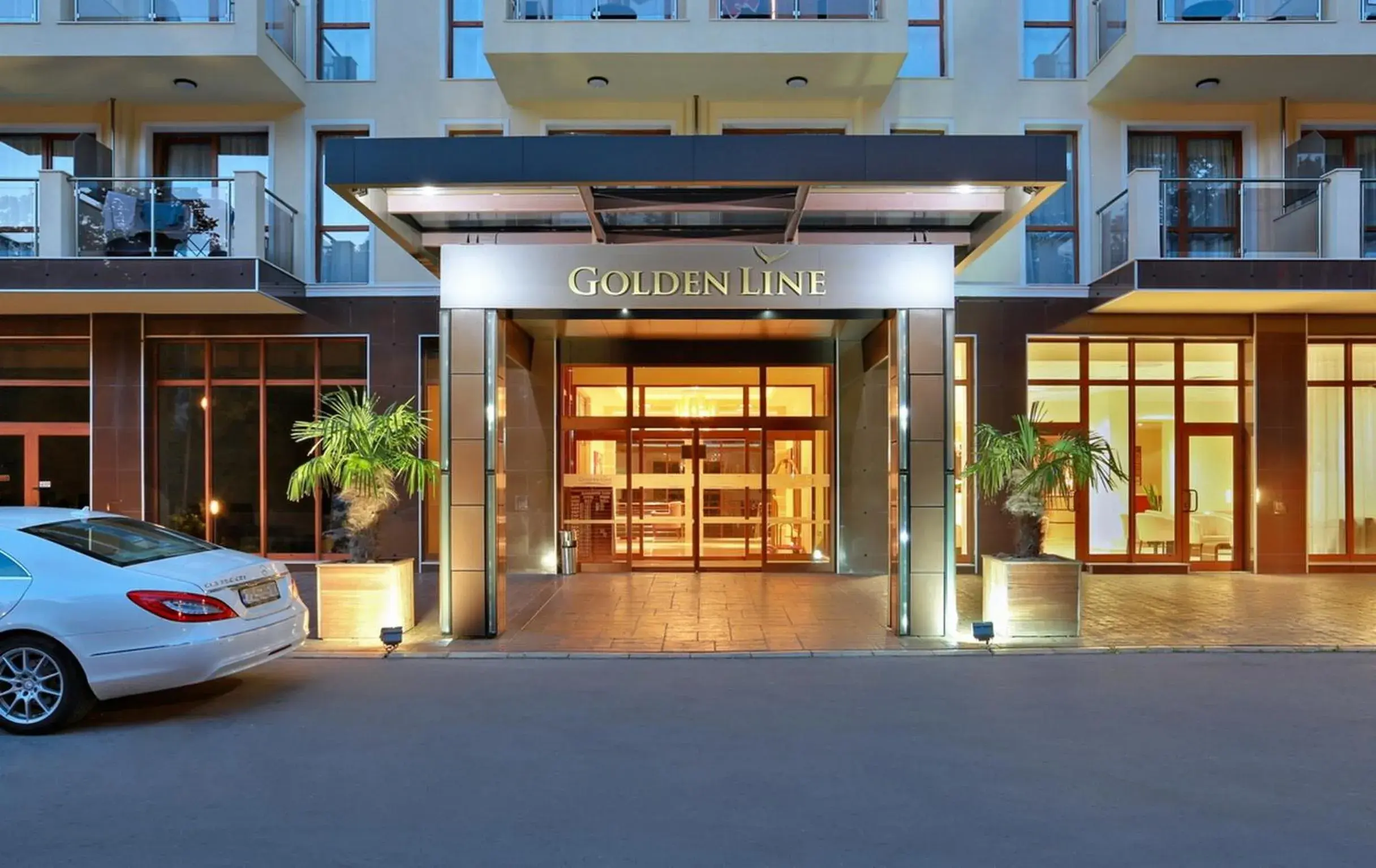 Facade/entrance in Apart Hotel Golden Line