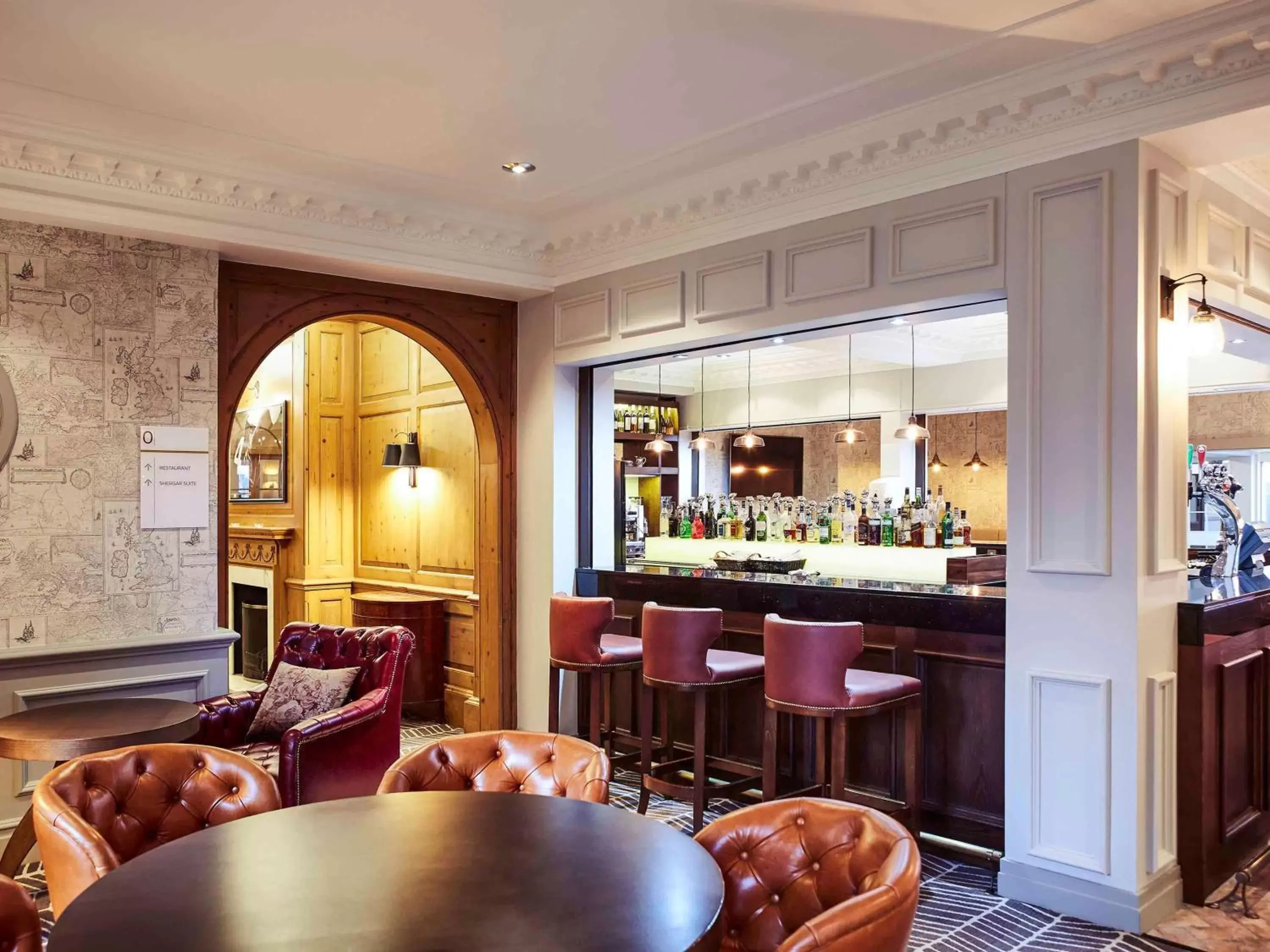 Lounge or bar, Lounge/Bar in Mercure Haydock Hotel