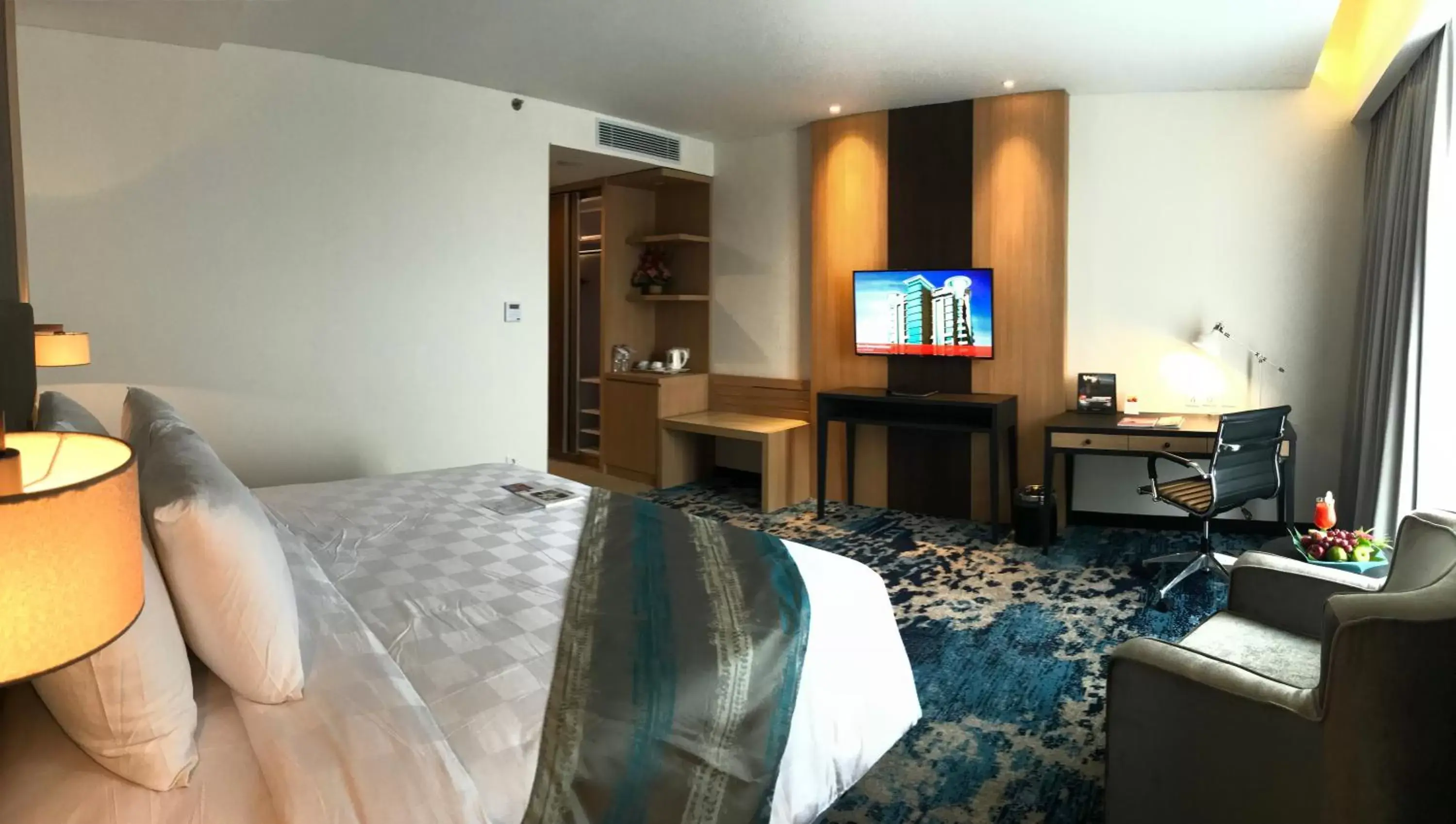 Bedroom, TV/Entertainment Center in Swiss-Belhotel Papua