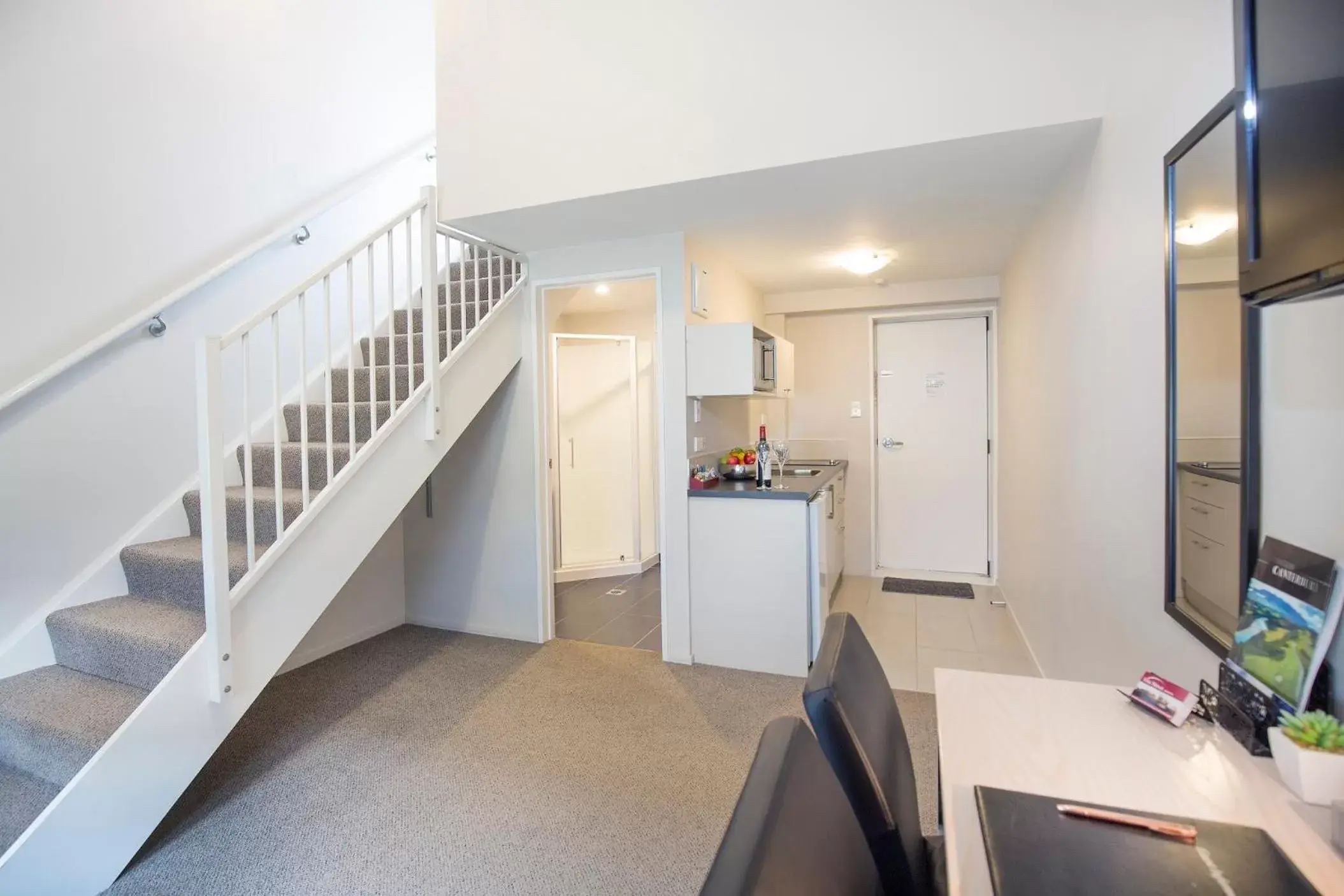 Bathroom, Kitchen/Kitchenette in Vita Nova Motel