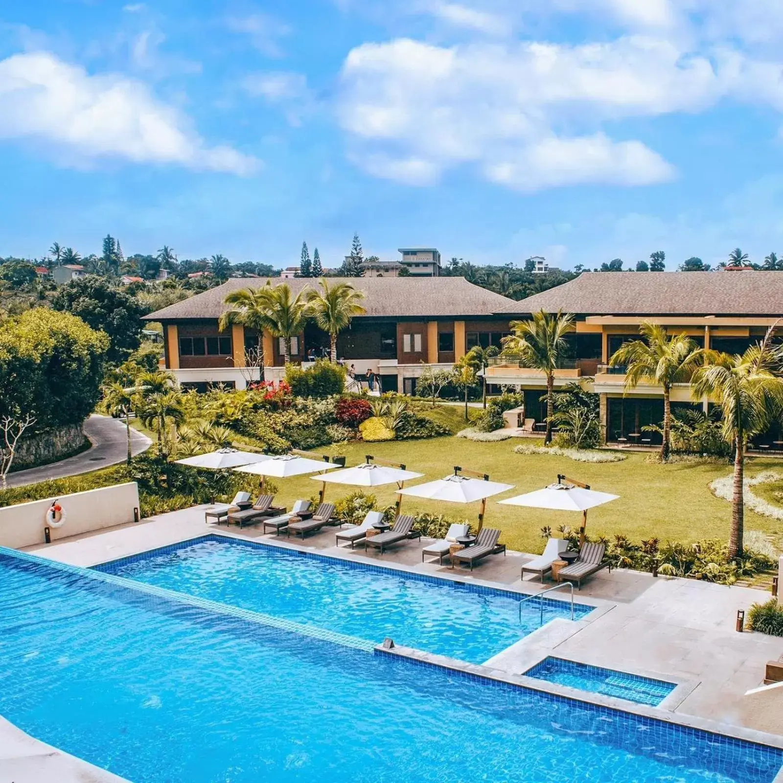 Swimming pool in Anya Resort Tagaytay Swimming pool in Anya Resort Tagaytay