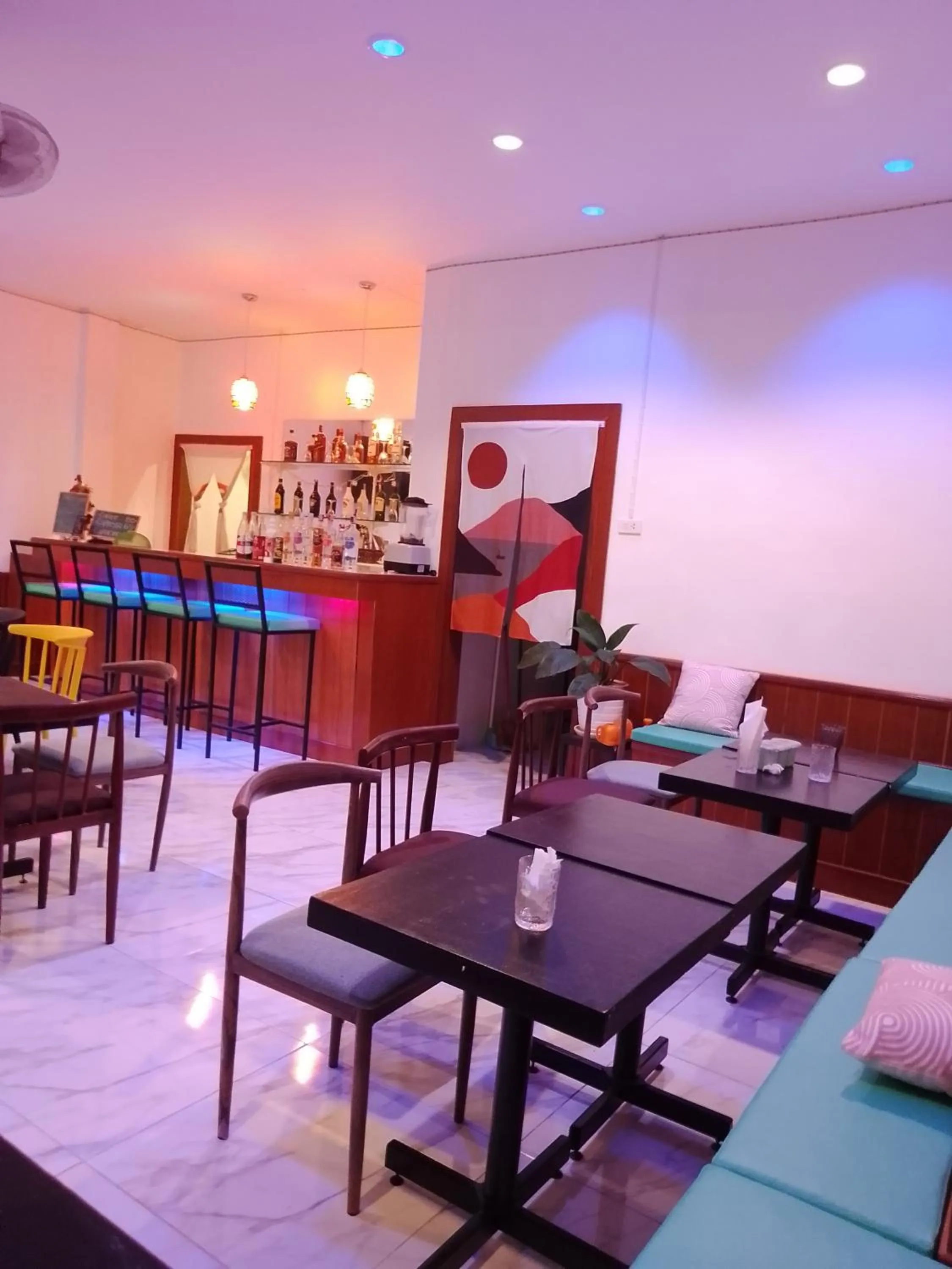 Restaurant/places to eat in Colorize Boutique Hotel