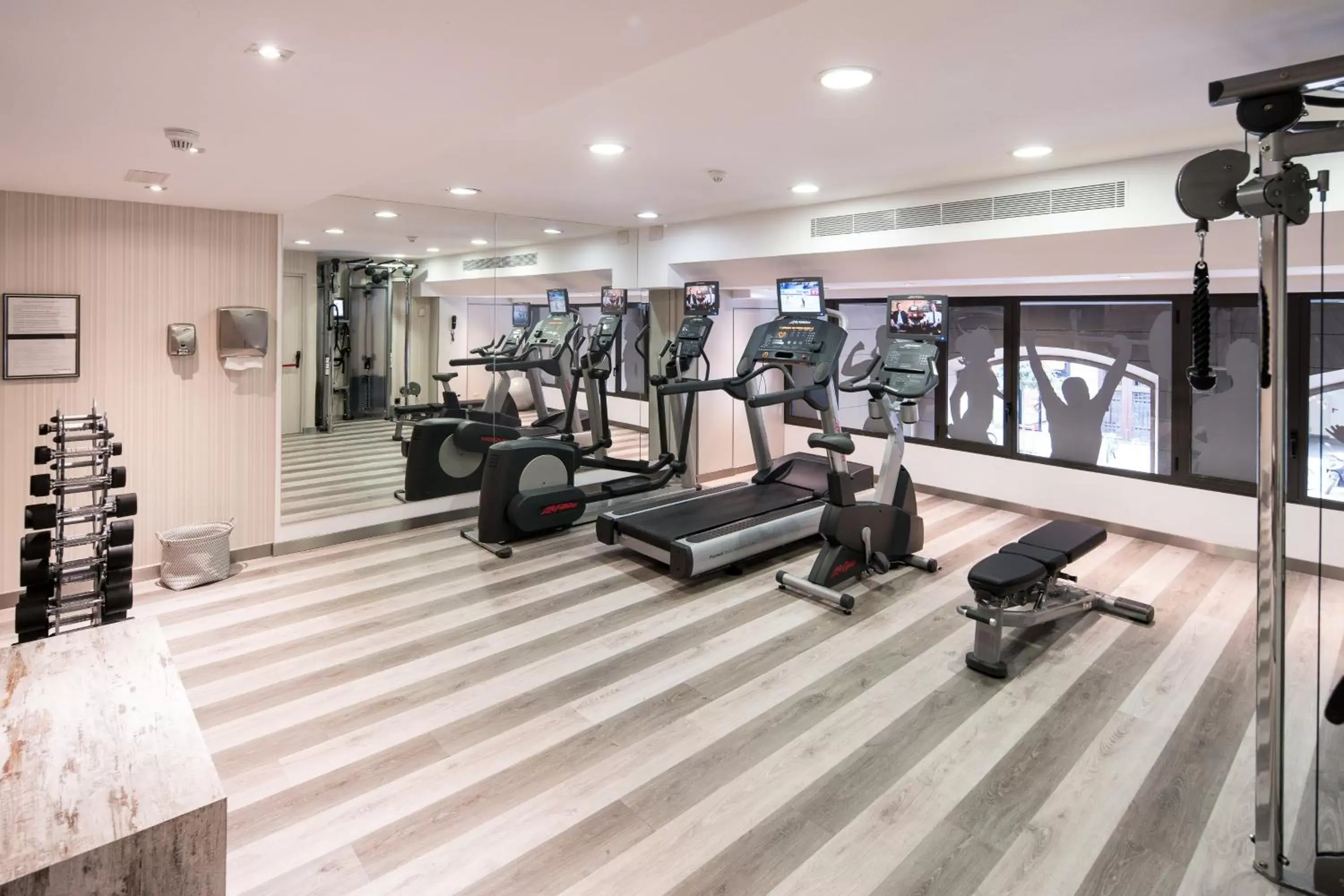 Fitness centre/facilities in Catalonia Eixample 1864 Fitness centre/facilities in Catalonia Eixample 1864