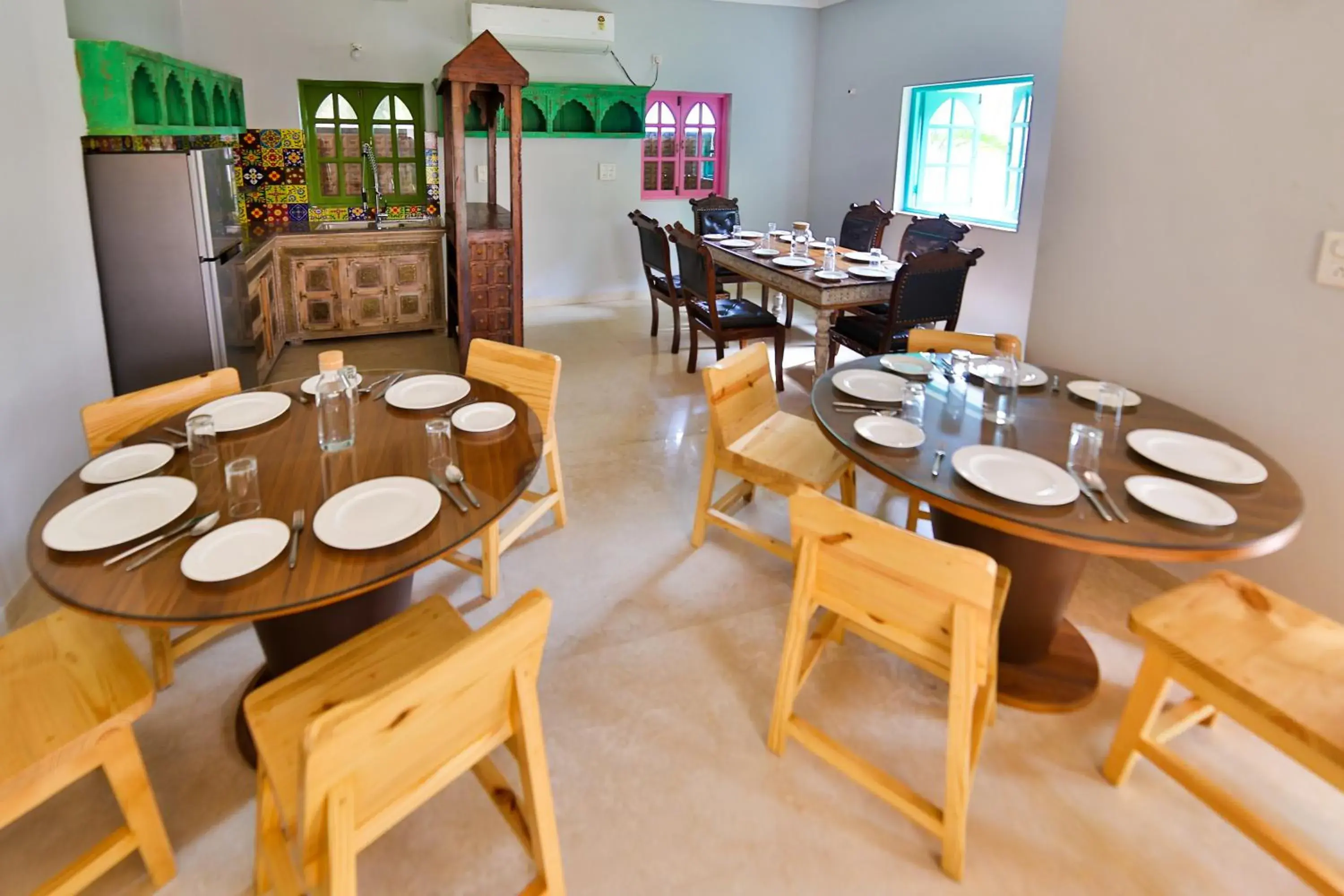 Restaurant/Places to Eat in Amour Resort