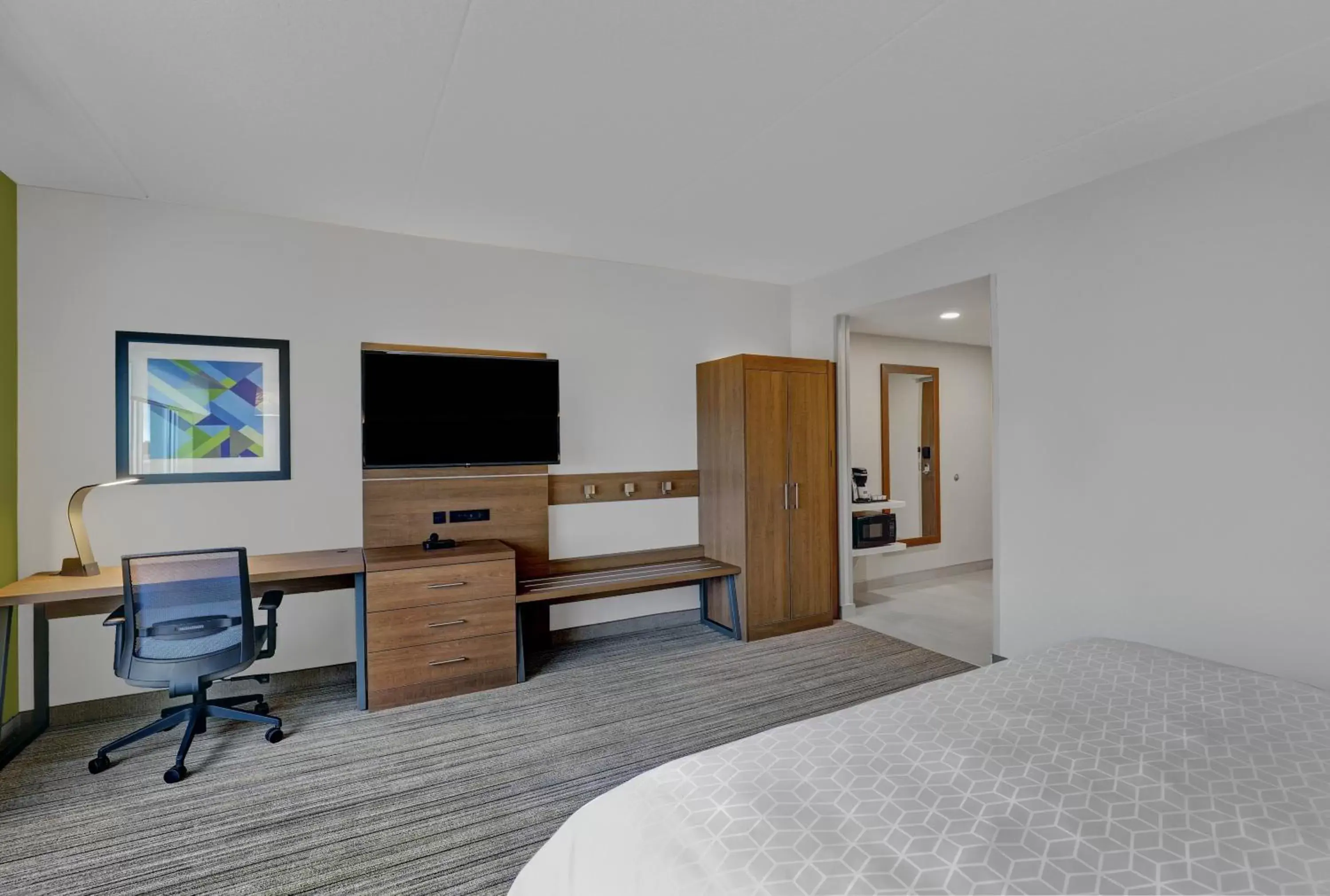 Photo of the whole room, TV/Entertainment Center in Holiday Inn Express & Suites - Port Elgin