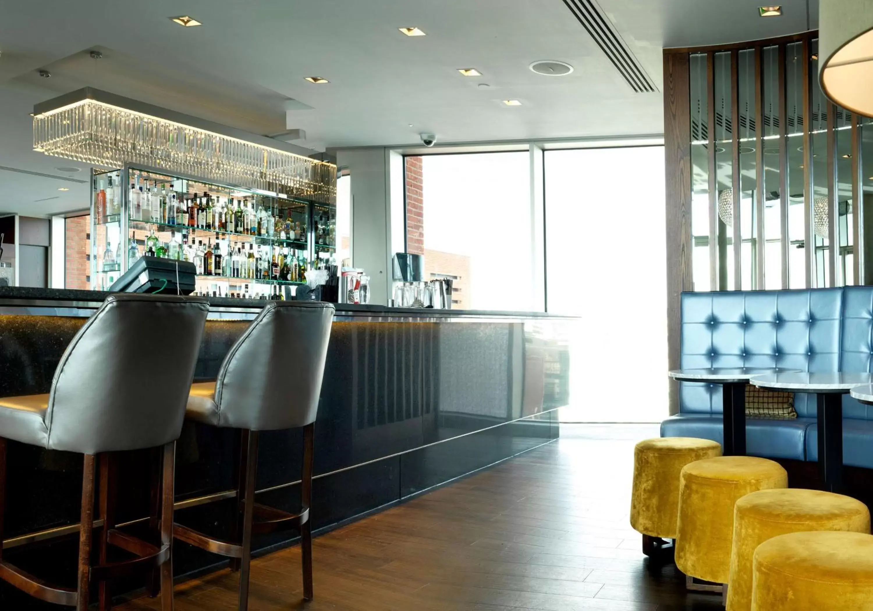 Lounge or bar, Lounge/Bar in DoubleTree by Hilton Leeds