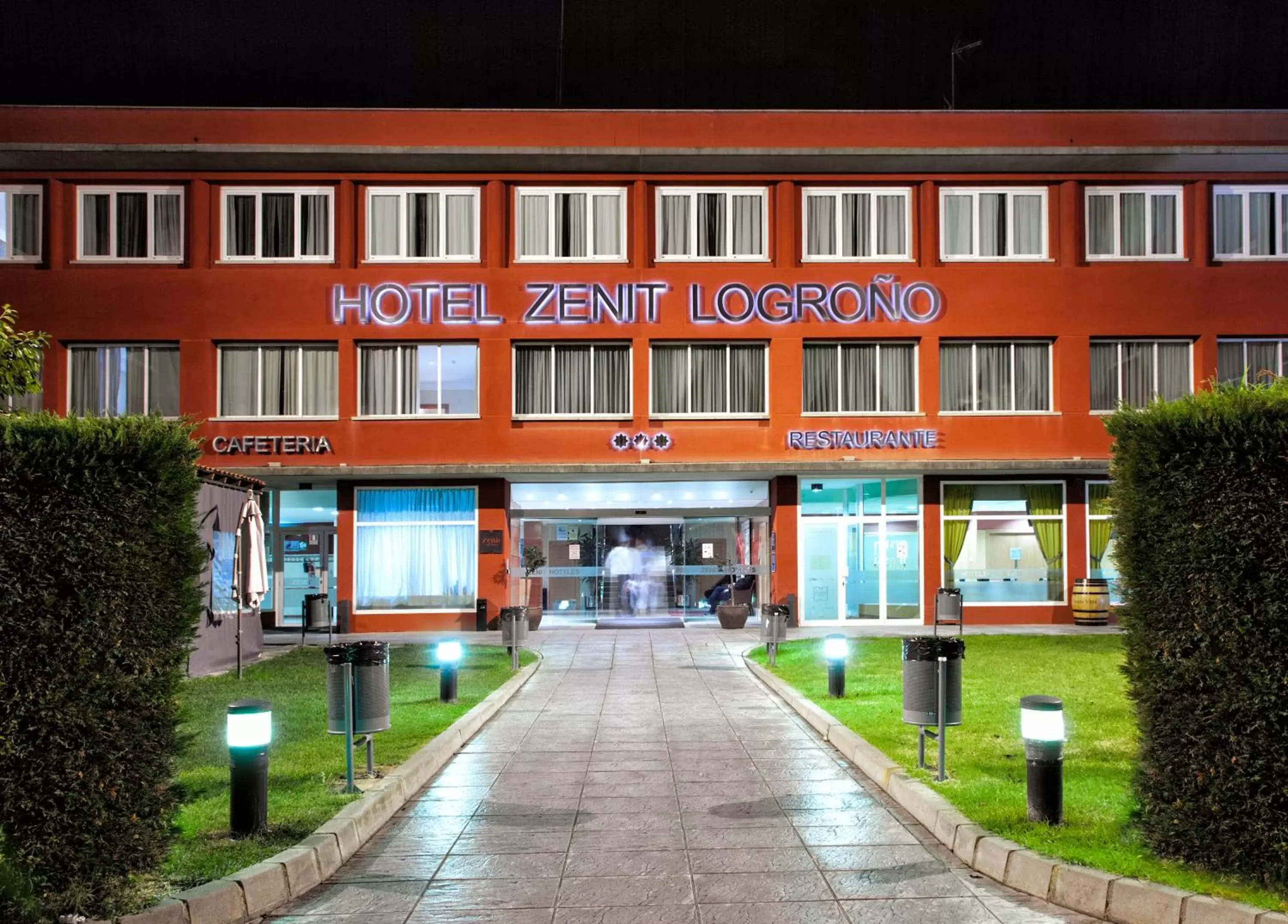 Facade/entrance, Property Building in Zenit Logroño