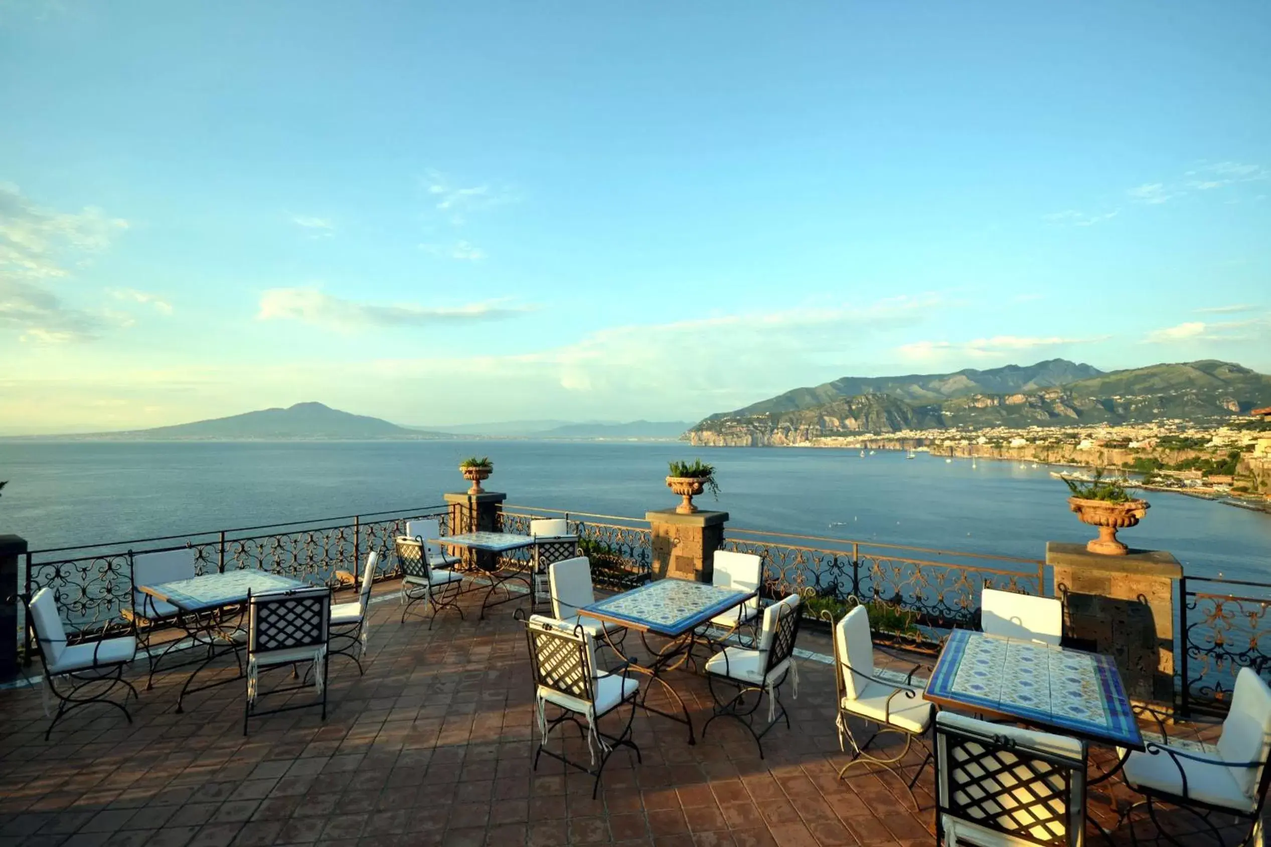 Balcony/Terrace, Restaurant/Places to Eat in Hotel La Tonnarella