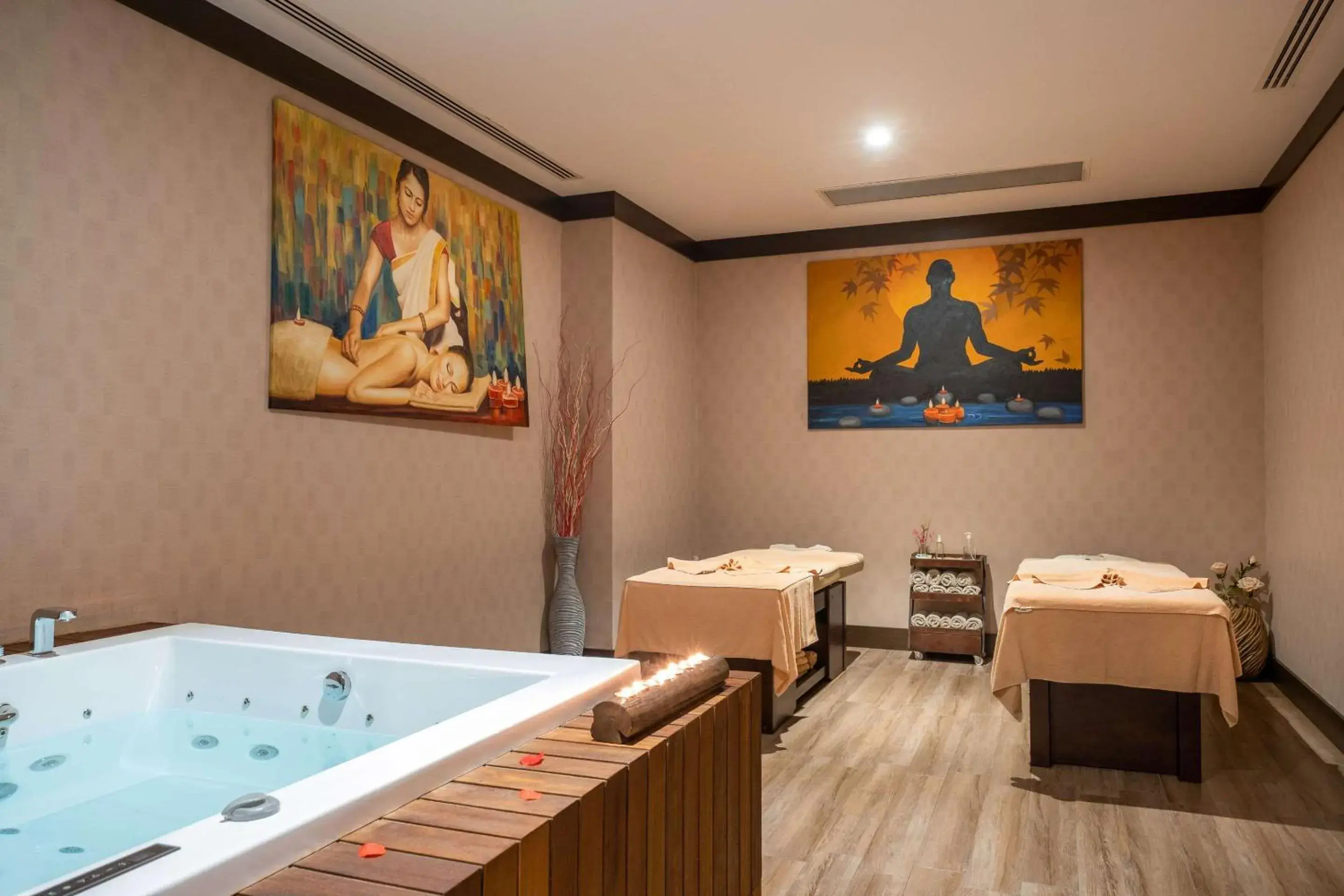 Hot Tub, Spa/Wellness in Clarion Hotel Istanbul Mahmutbey
