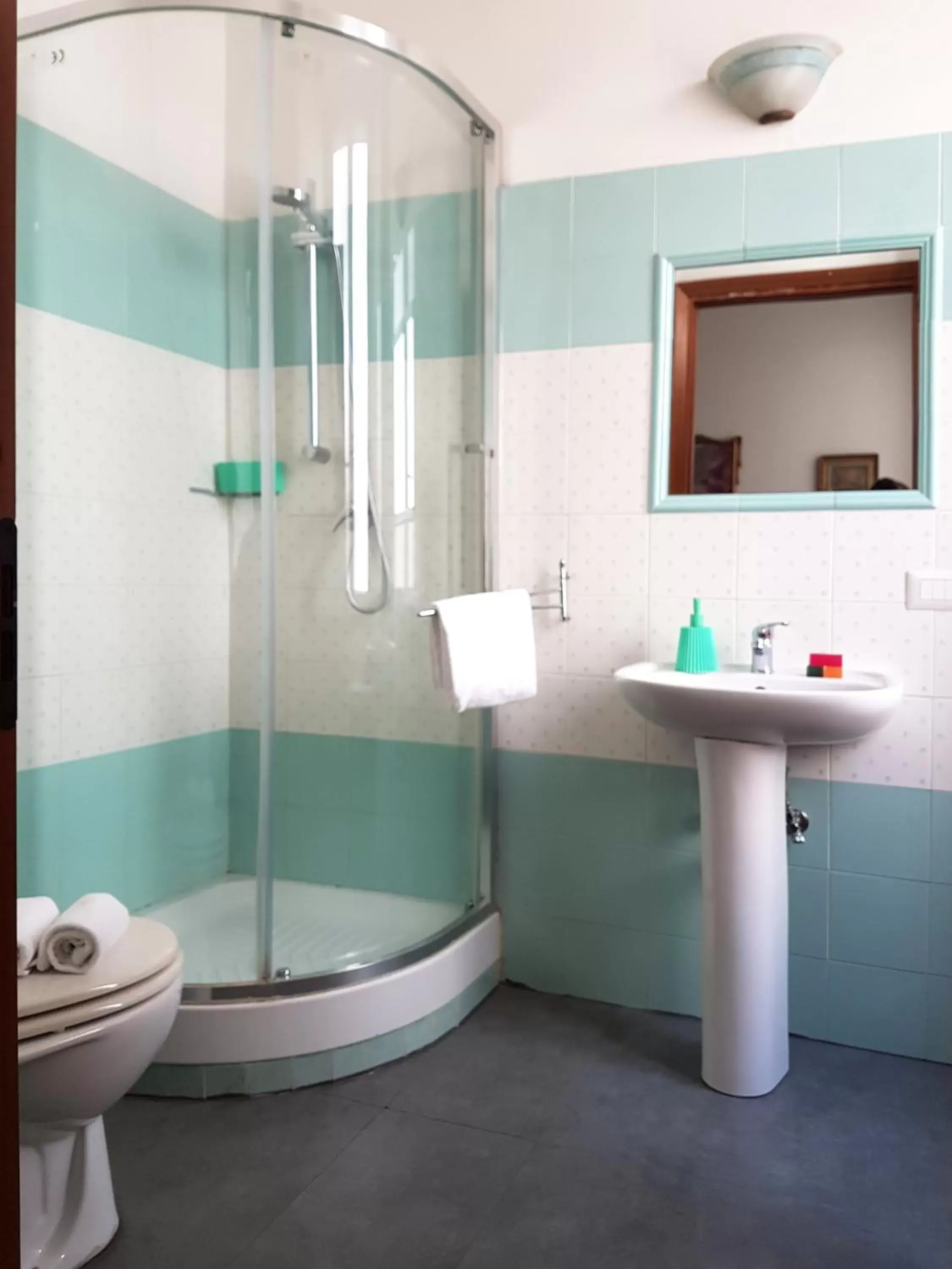 Shower, Bathroom in AcB Vaticano Suites