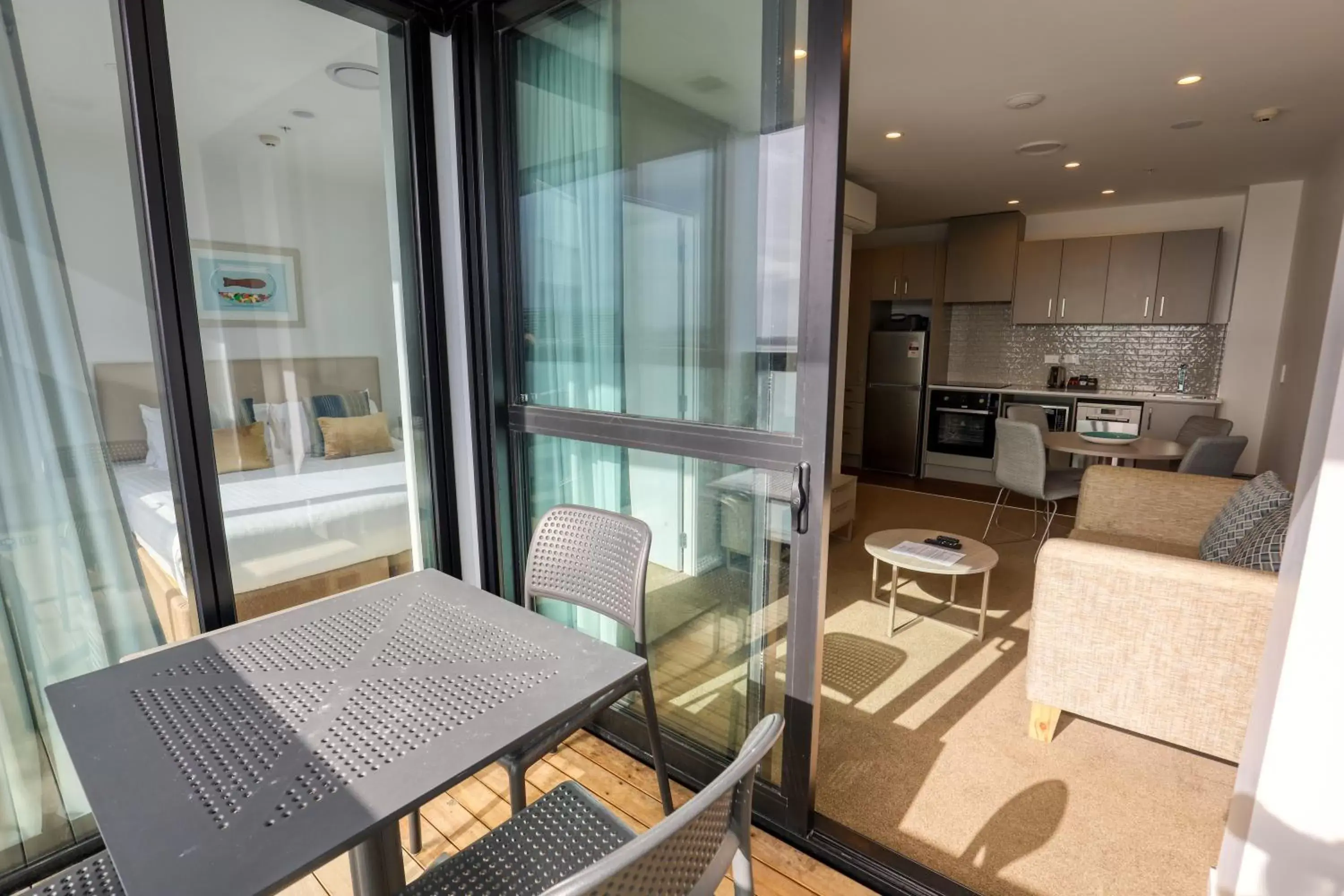 Balcony/Terrace, Dining Area in Ramada Suites Victoria Street West