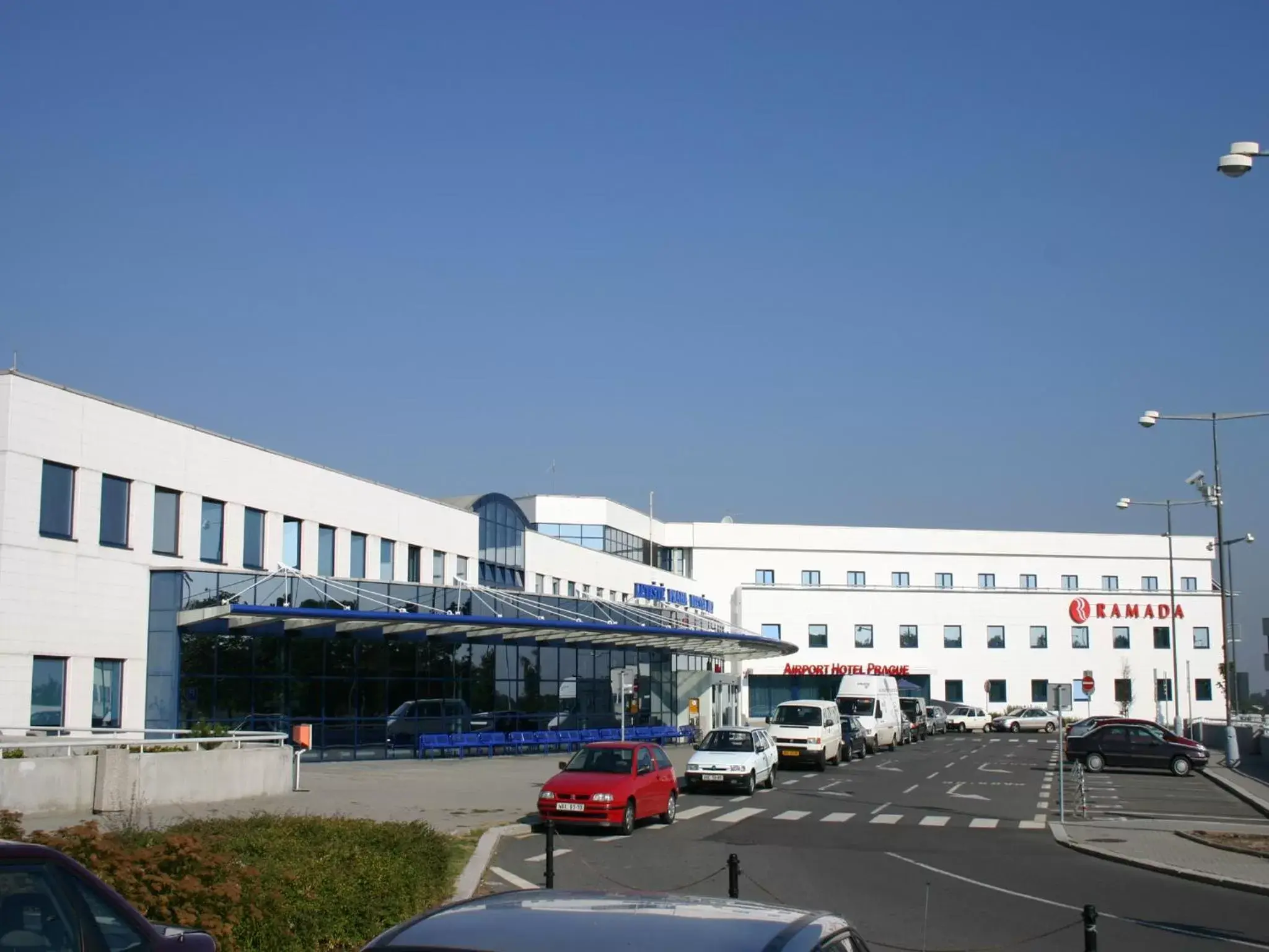 Facade/entrance, Property Building in Ramada Airport Hotel Prague