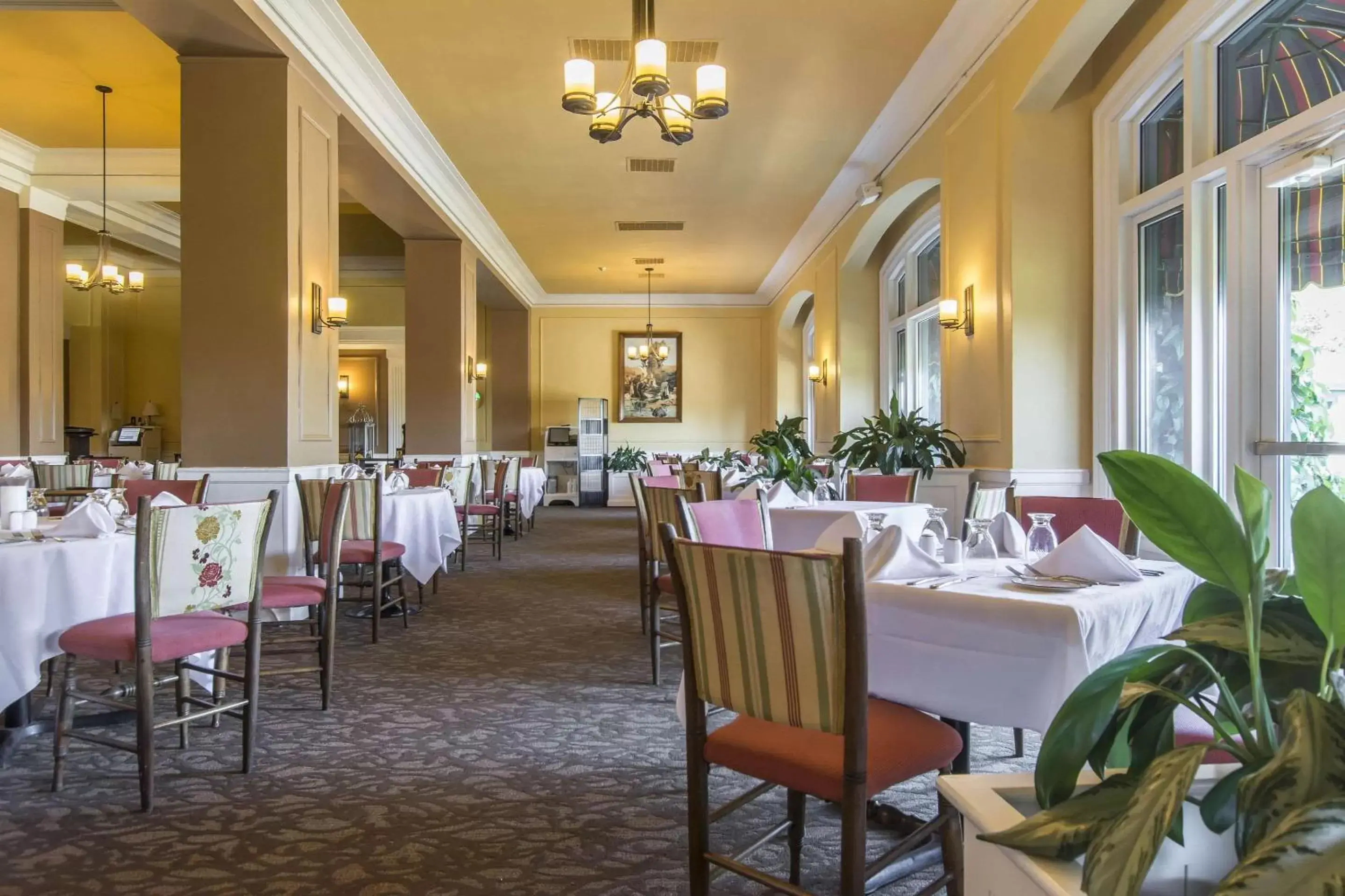 Restaurant/places to eat in Digby Pines Golf Resort and Spa Restaurant/places to eat in Digby Pines Golf Resort and Spa