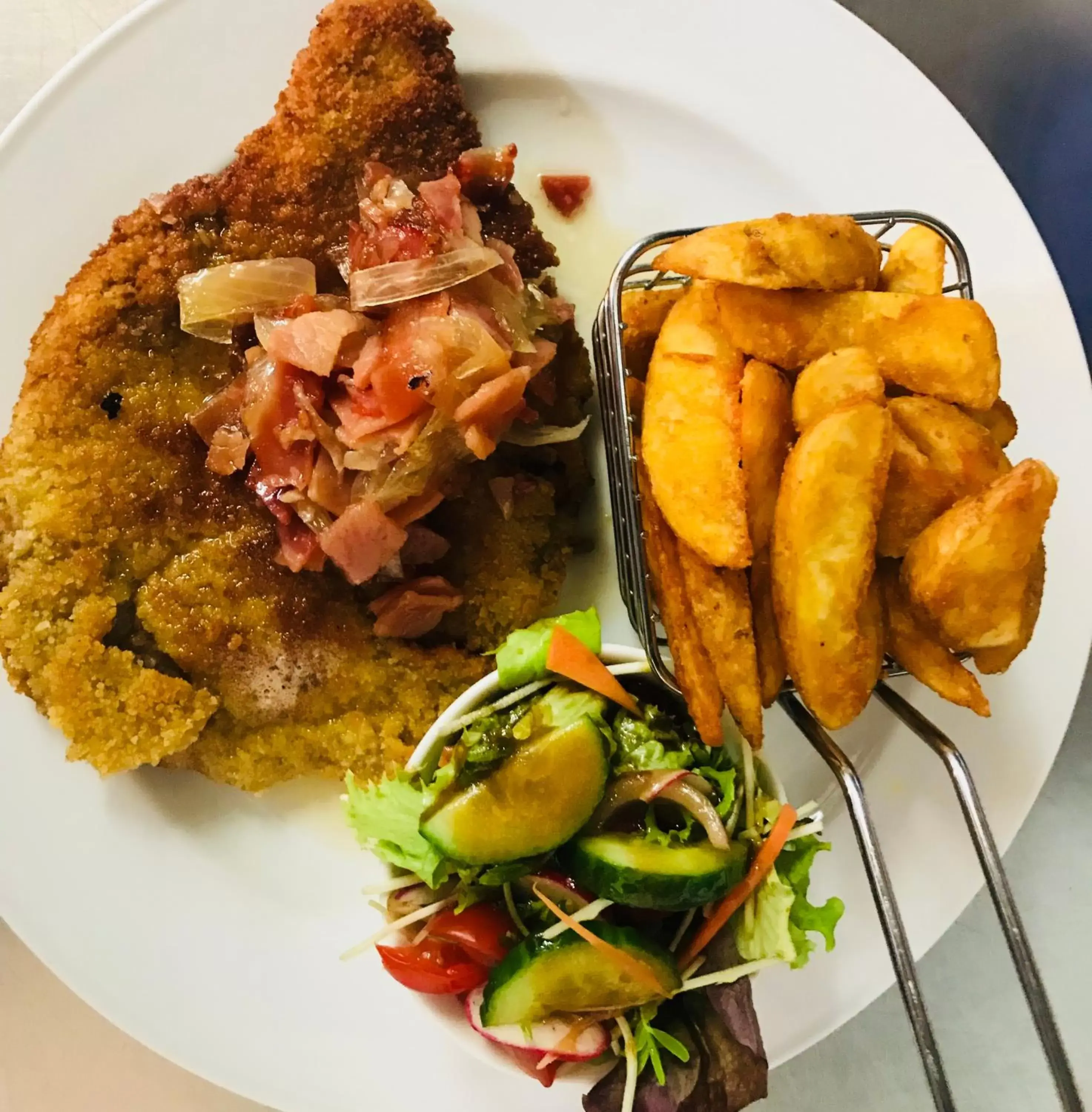 Restaurant/places to eat in The Nautilus Restaurant/places to eat in The Nautilus