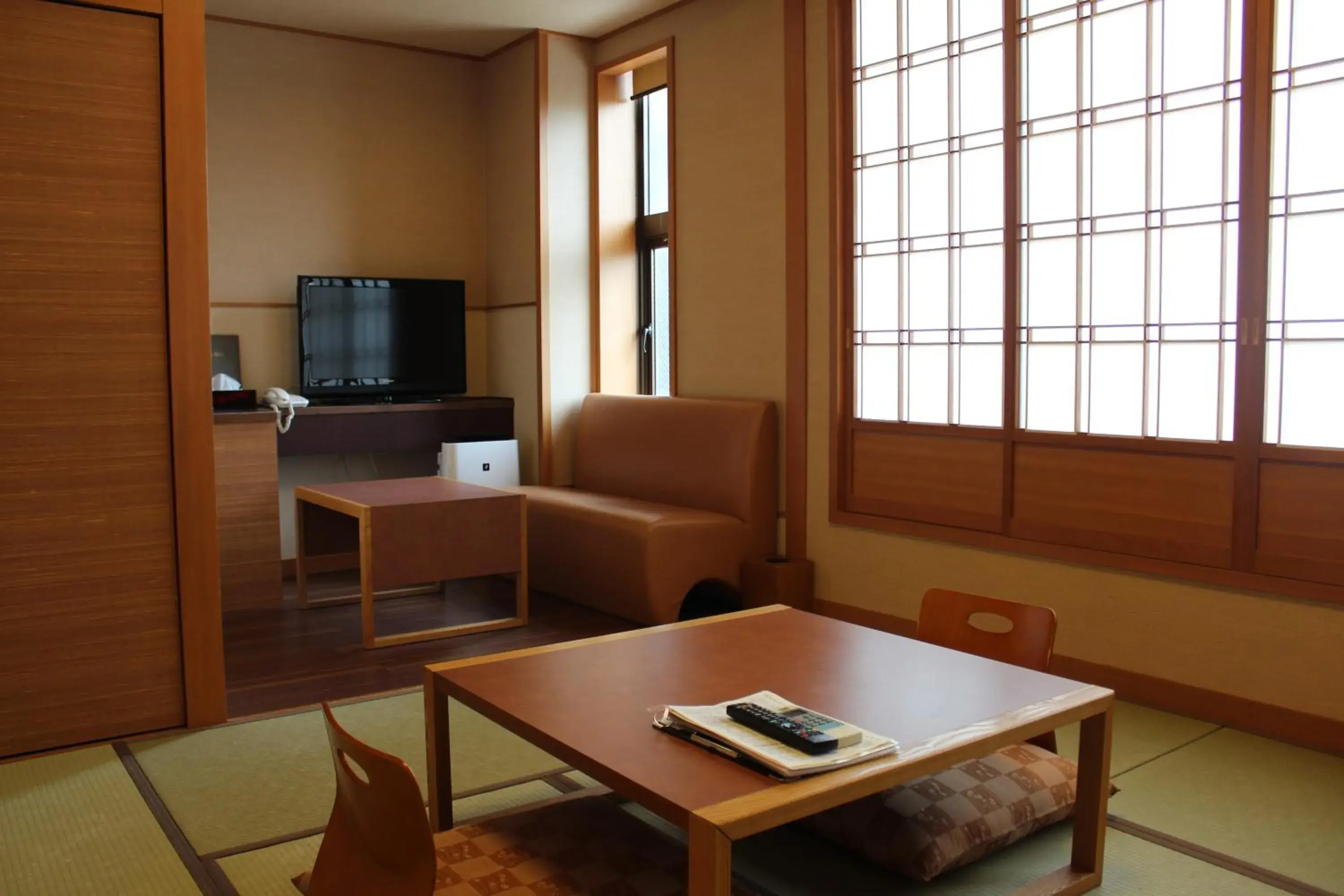 Toilet, Seating Area in Ogoto Onsen Yunoyado Komolebi Ryokan