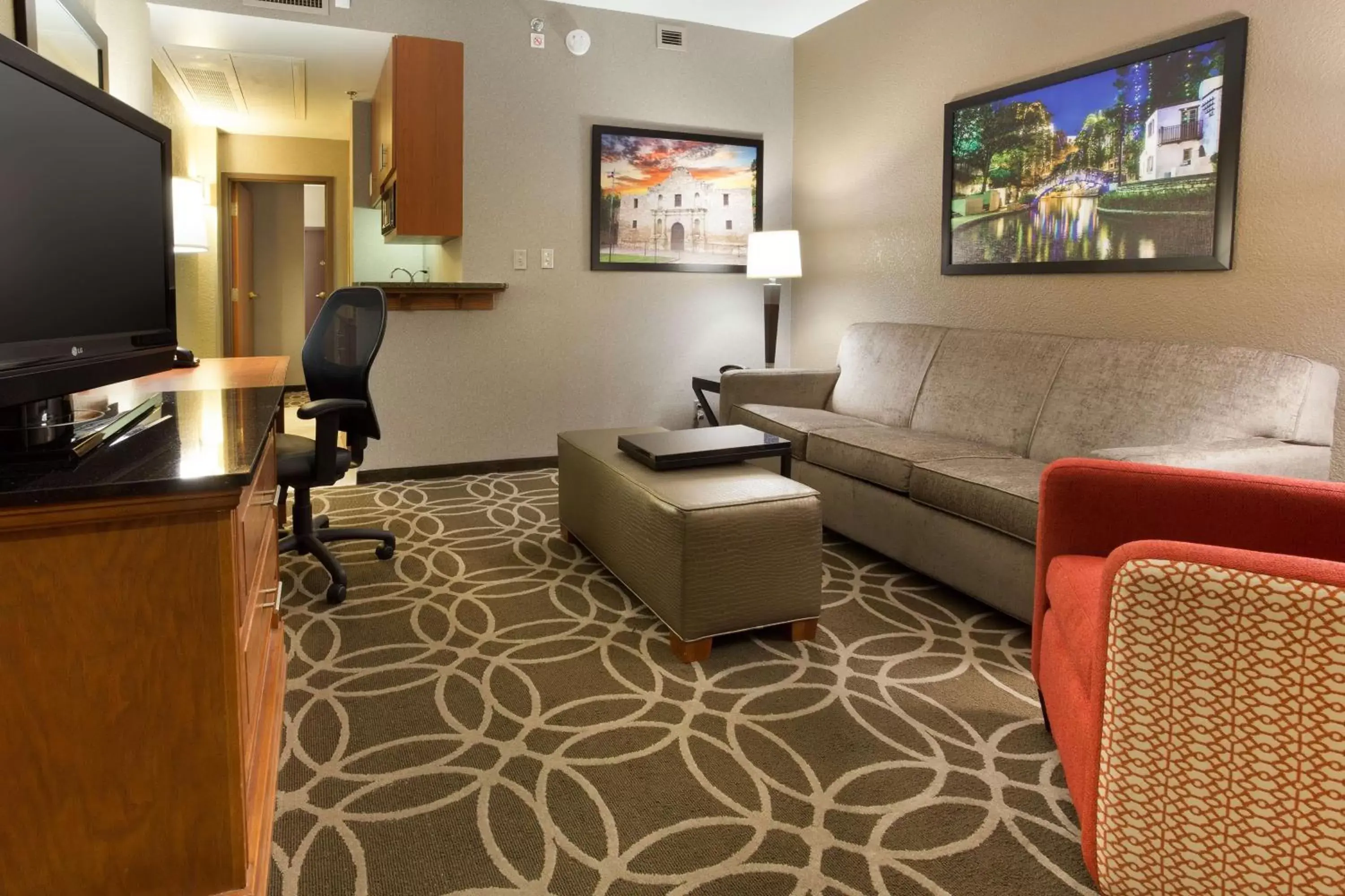 Superior Queen Suite with Balcony in Drury Inn & Suites San Antonio Riverwalk