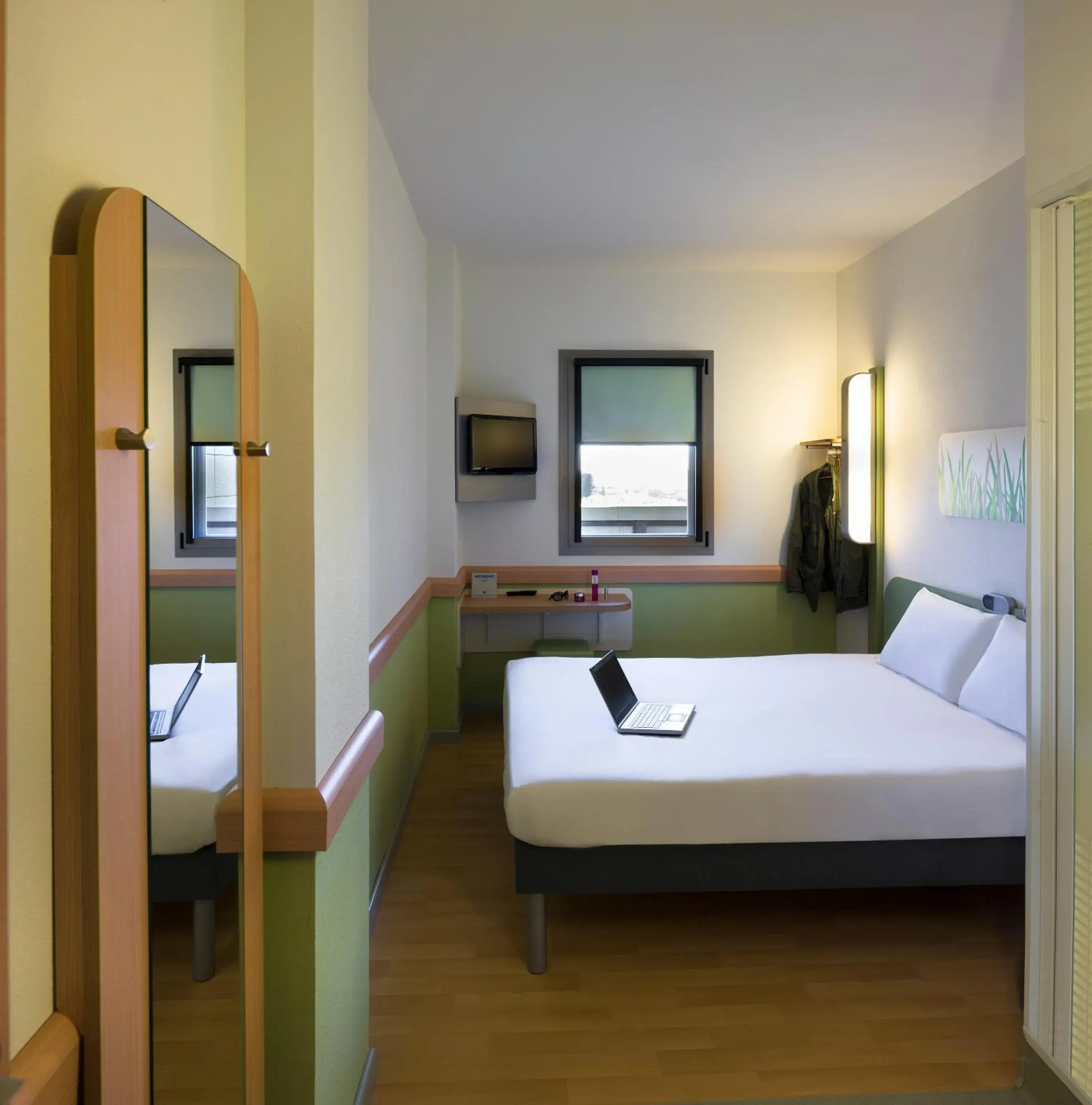 Photo of the whole room, Bed in Ibis Budget Madrid Centro Las Ventas