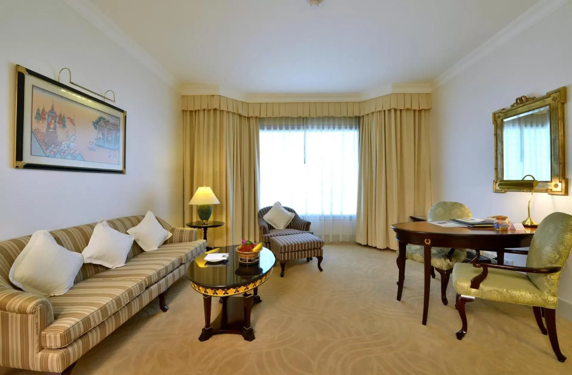 Living room in Evergreen Laurel Hotel Bangkok Living room in Evergreen Laurel Hotel Bangkok